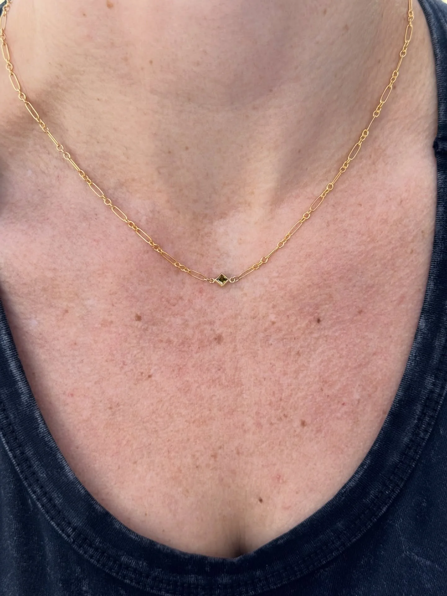 Cute little peridot choker necklace