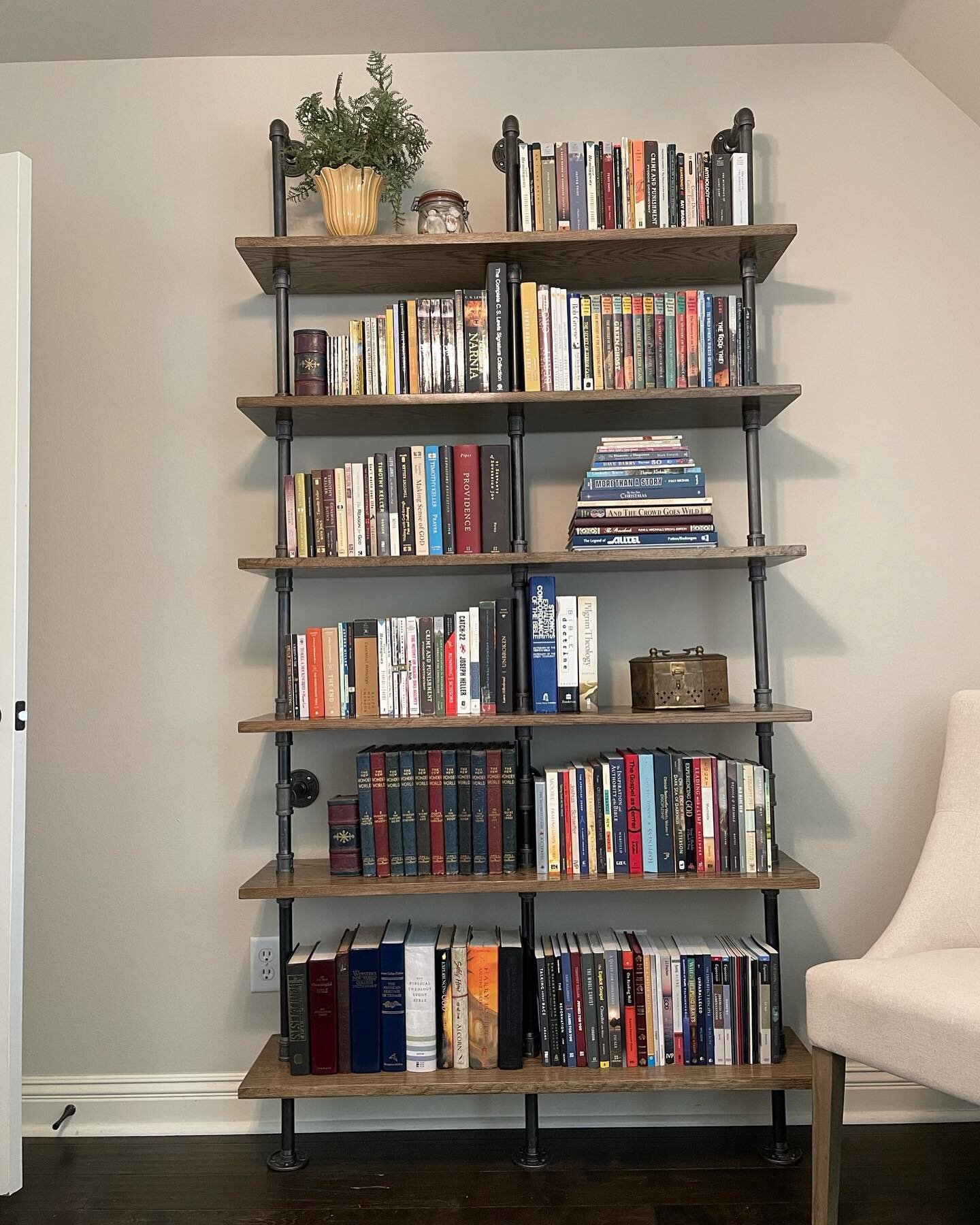 Basic shelves becomes artwork when it&rsquo;s custom made! When furniture is handmade it&rsquo;s more than just a basic piece, it becomes art that reflects the personality of the owner. Schedule a consultation today so we can create a piece of art th