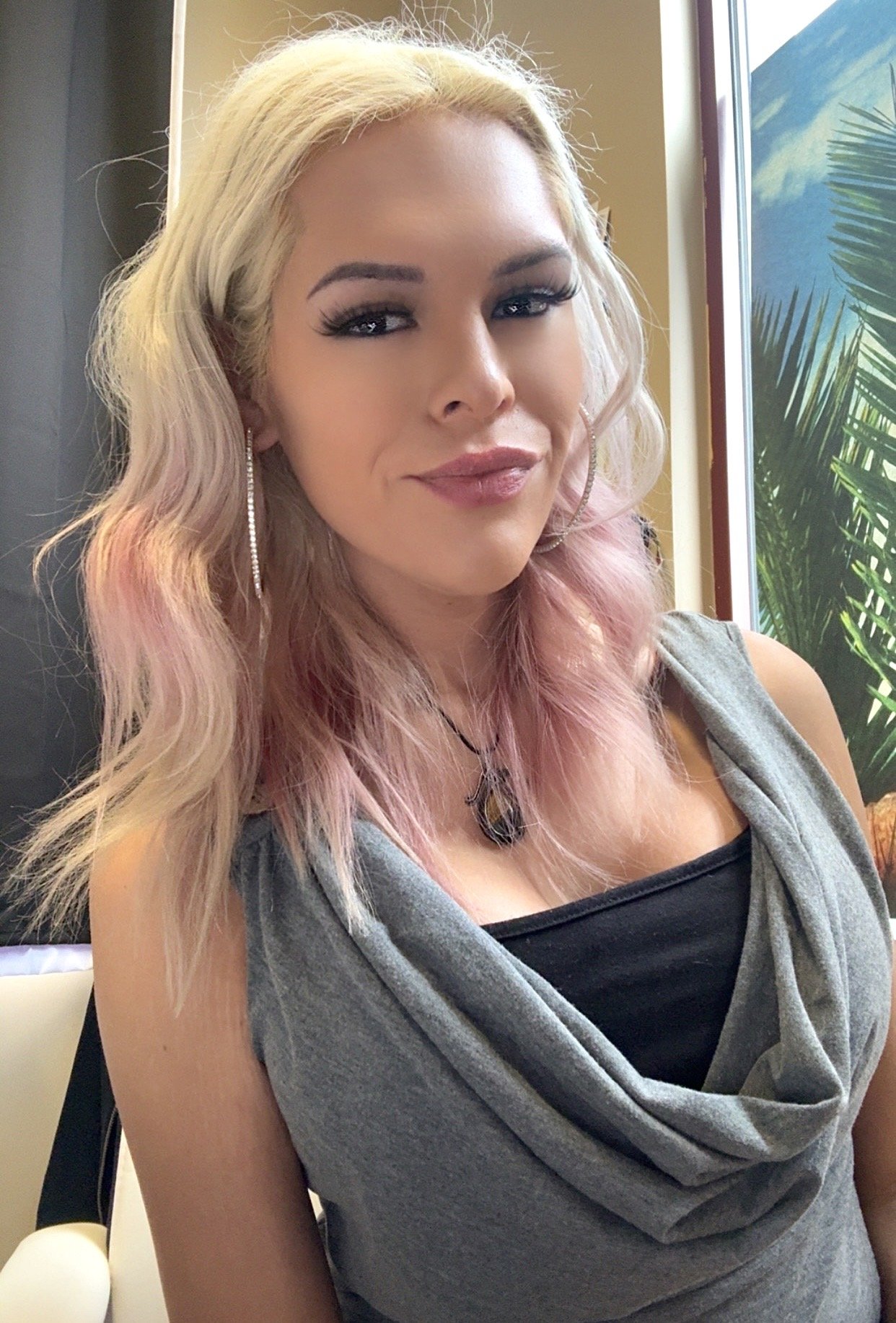 Smoker's Island Owner, Female, Latino, Transgender Owned.