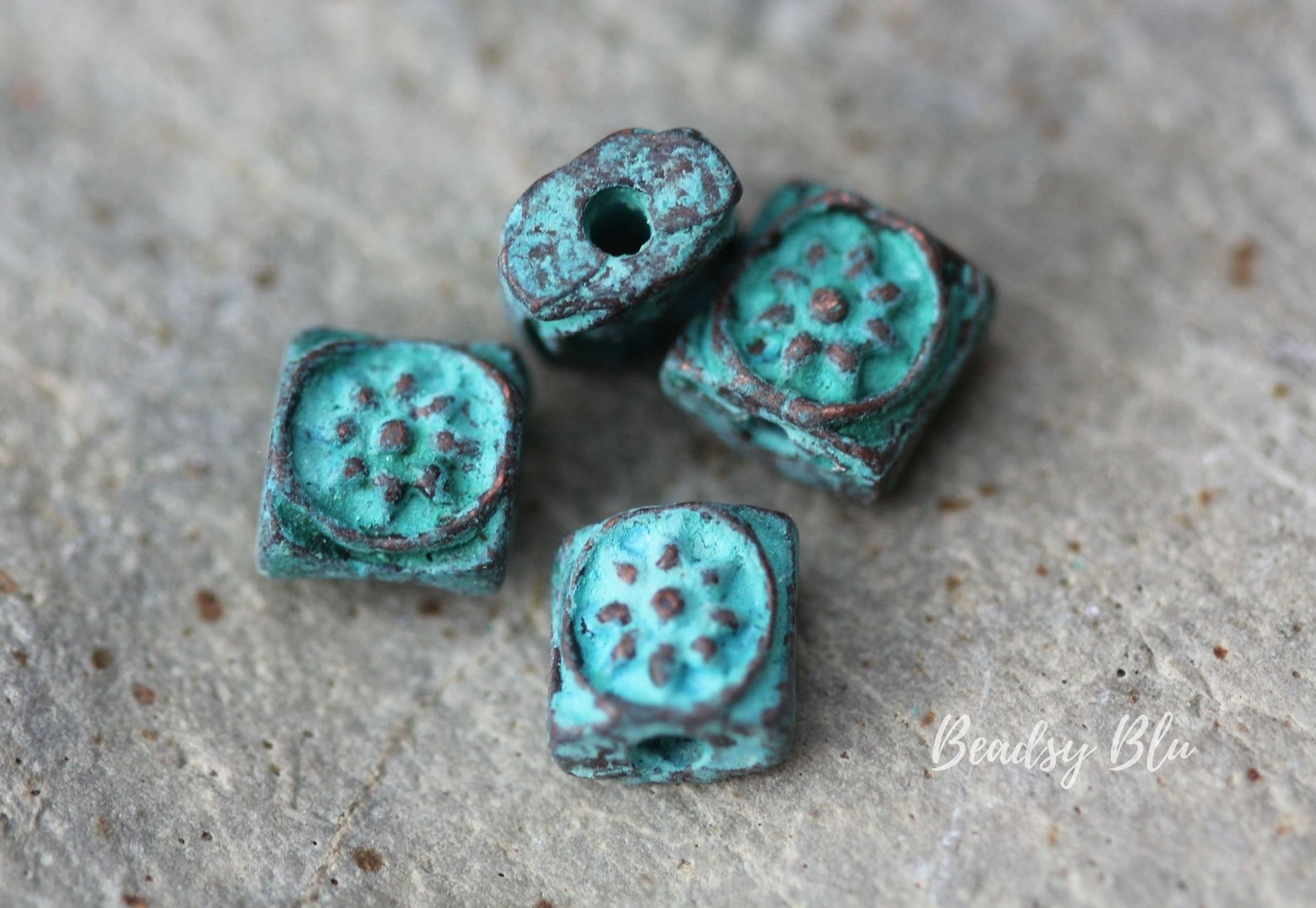 https://i.etsystatic.com/23874220/r/il/de39b1/2749778634/il_fullxfull.2749778634_guve.jpg