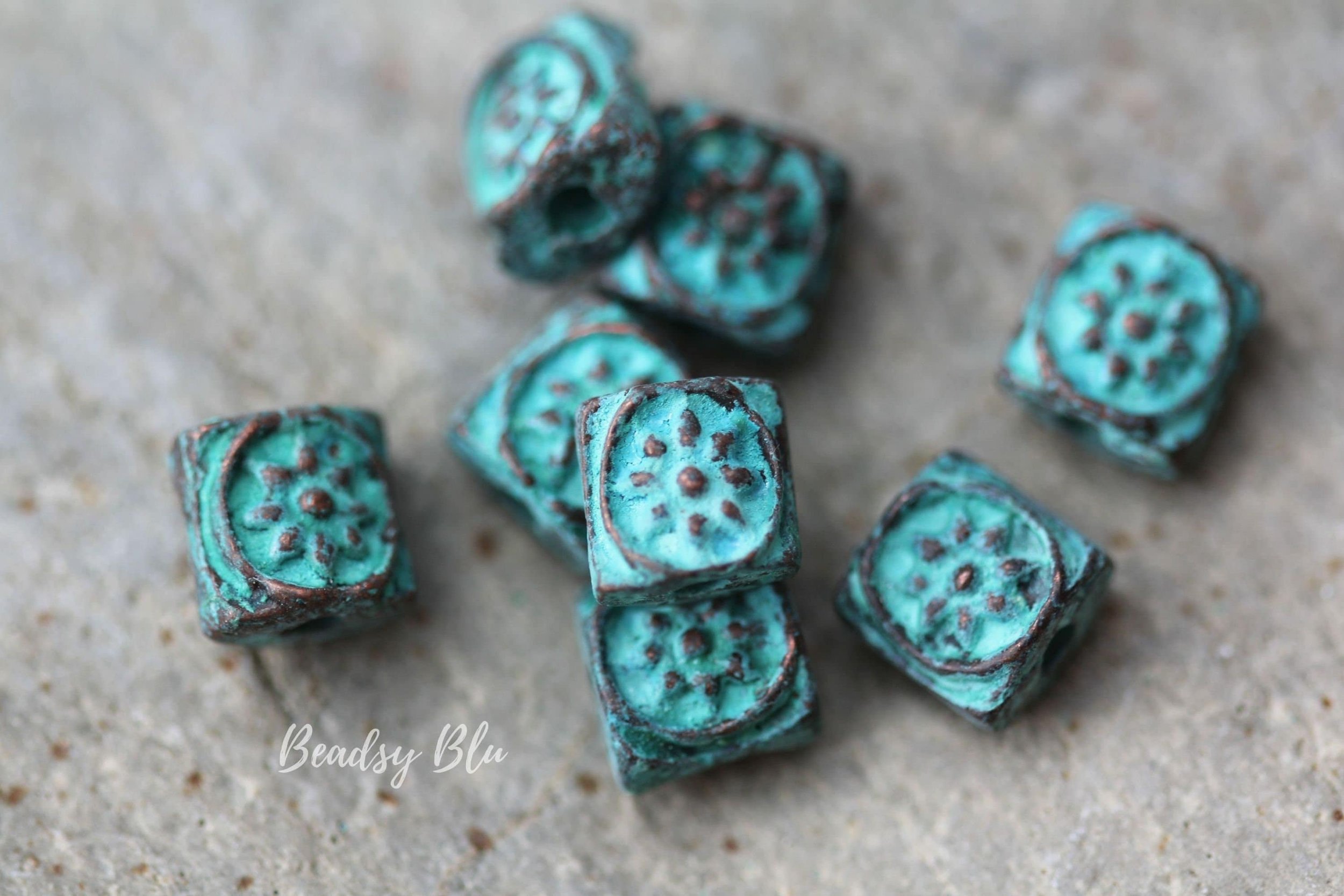 https://i.etsystatic.com/23874220/r/il/07c4e5/2795900673/il_fullxfull.2795900673_trnr.jpg