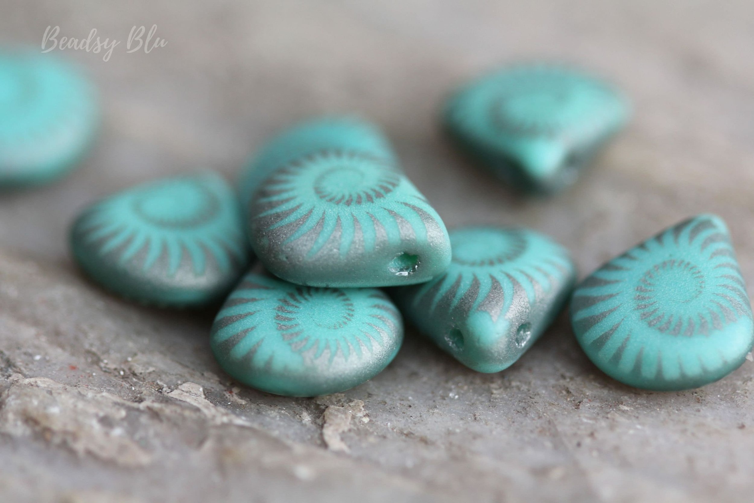 https://i.etsystatic.com/23874220/r/il/20f4c6/4455897086/il_fullxfull.4455897086_bapr.jpg