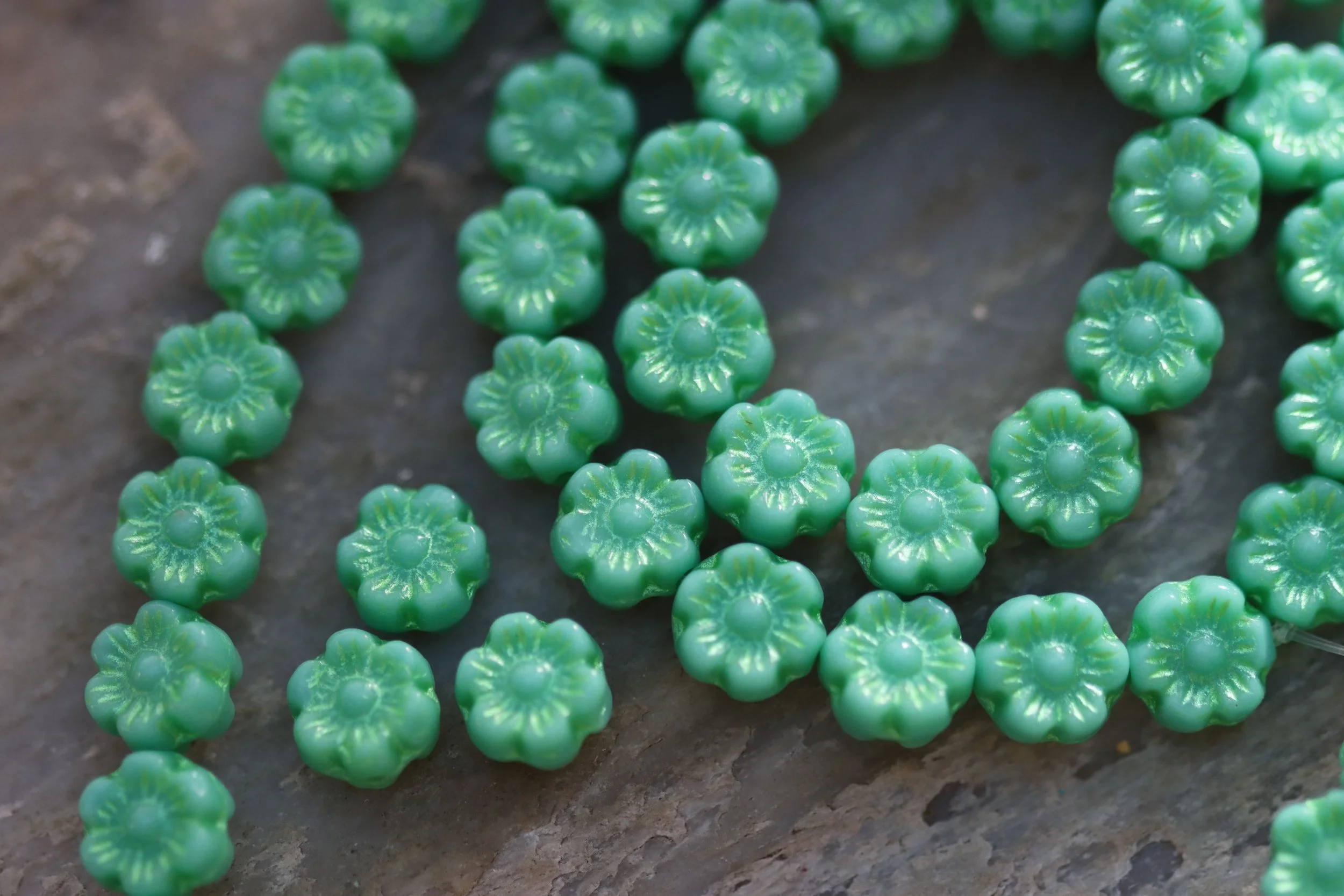 Light Green Hawaiian Flower Beads Czech Glass Beads 7mm