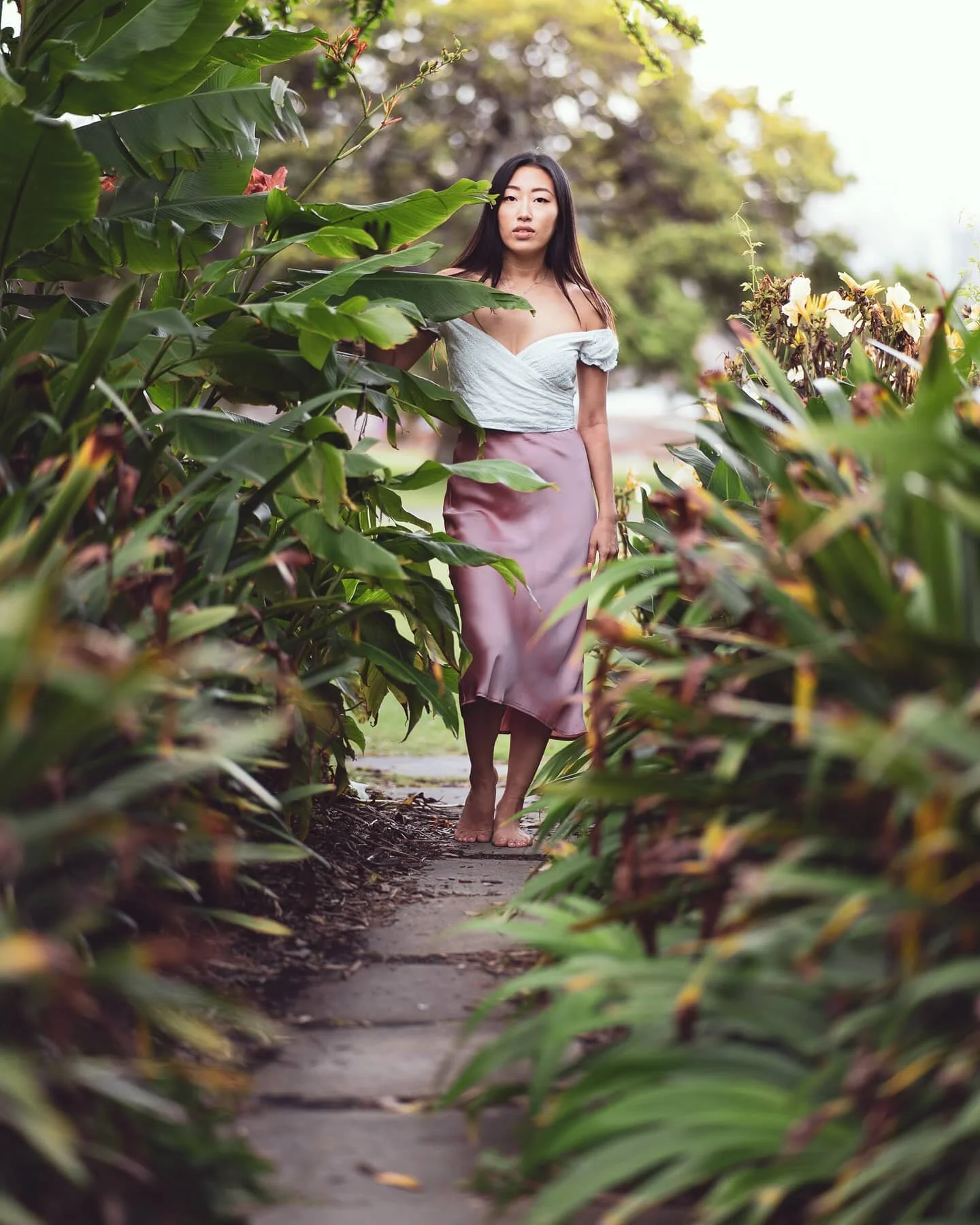 Leading down the garden path
.
@olivia.hwang
.
.
#sonya7iii #sonyportraits #moodyports #portraitstream #portraitshoot #portraits_mf  #portraits_universe #ig_mood #modelling #sydneymodel #globe_portraits #portraiture #vscoportrait #postmoreportraits #