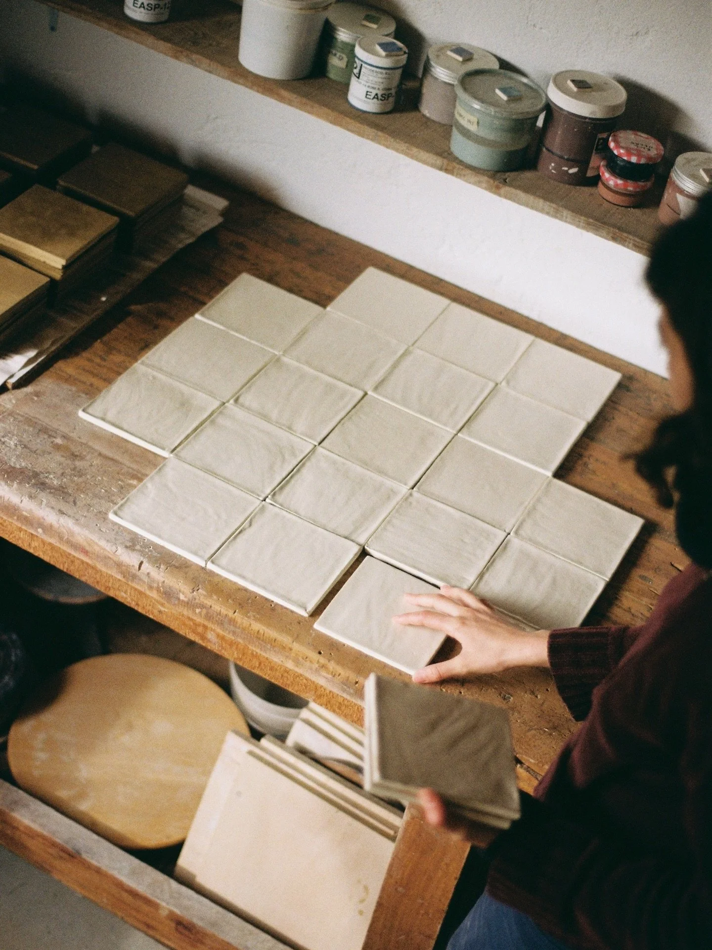 Fav de la sessi&oacute; amb @ariadna.aliart 🕊️

#artesaniacatalunya #analoginspo #filmphotography #ceramicacatalana #clay