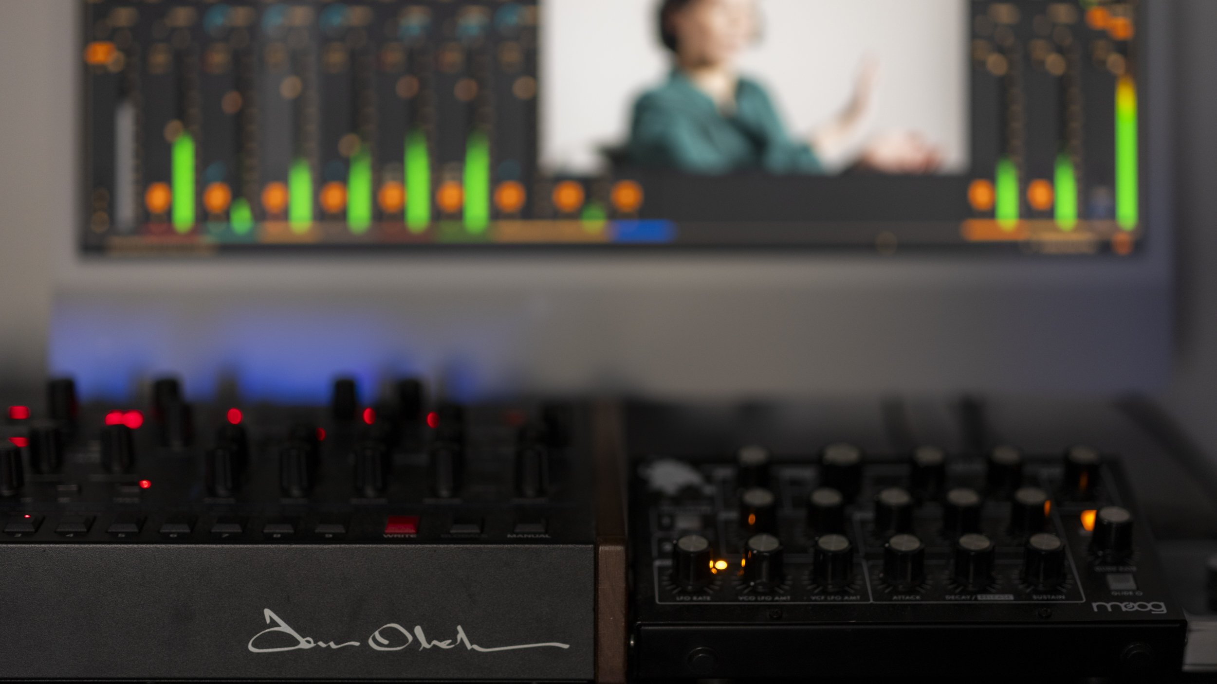 Muziek voor minidocu “De makers van NRC”.