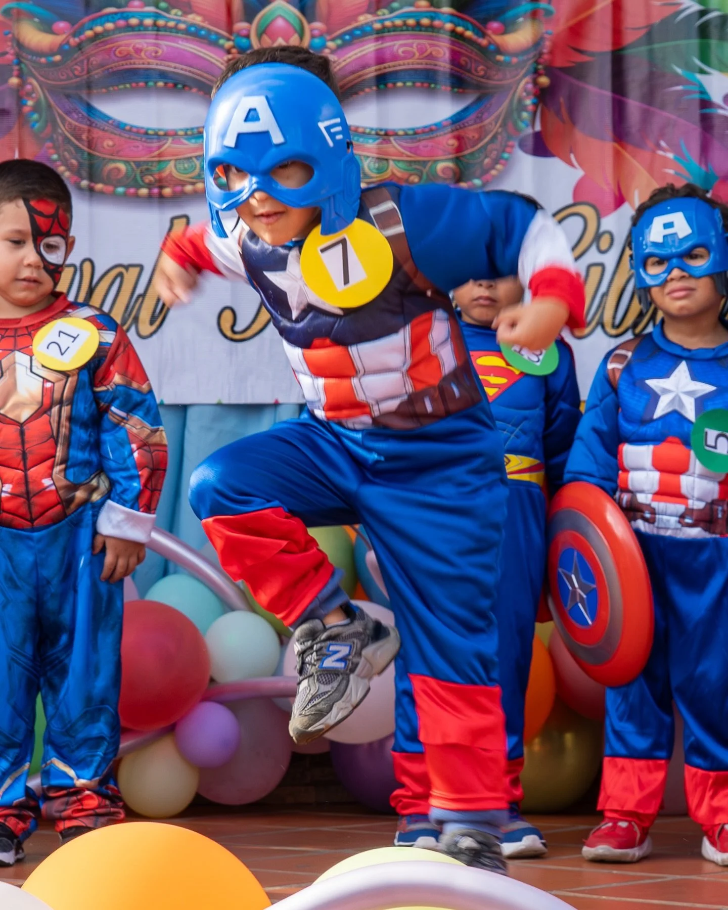 &iexcl;La magia del Carnaval sigue recorriendo los pasillos del Kalil Gibran! ✨🎭

En esta segunda entrega de nuestra competencia, queremos destacar el incre&iacute;ble esfuerzo de nuestros estudiantes de Primaria. Desde materiales reciclados hasta l