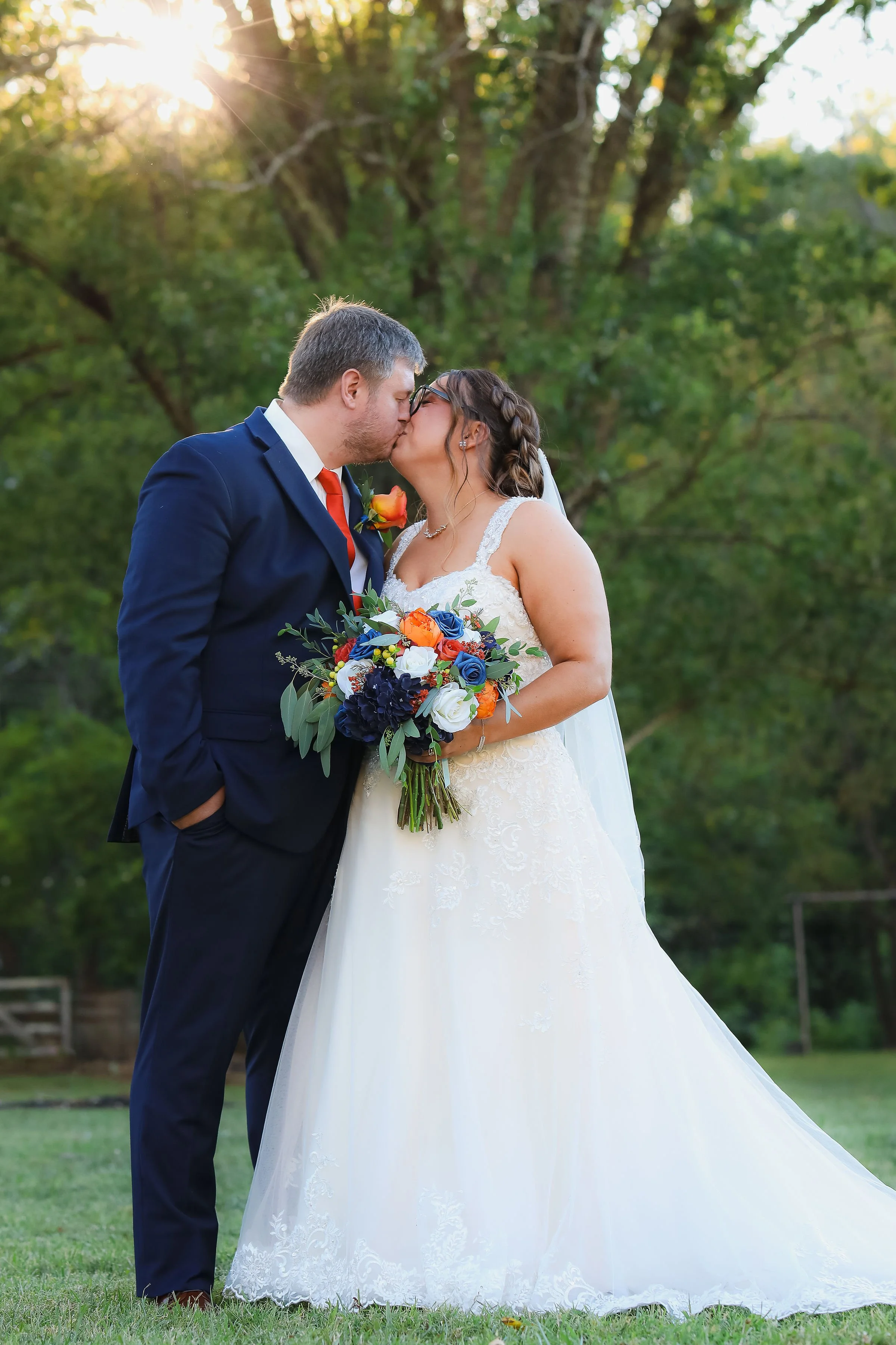 β¨ Brianna & Aaron: A Romantic September Wedding at Little Tennessee Event Farm