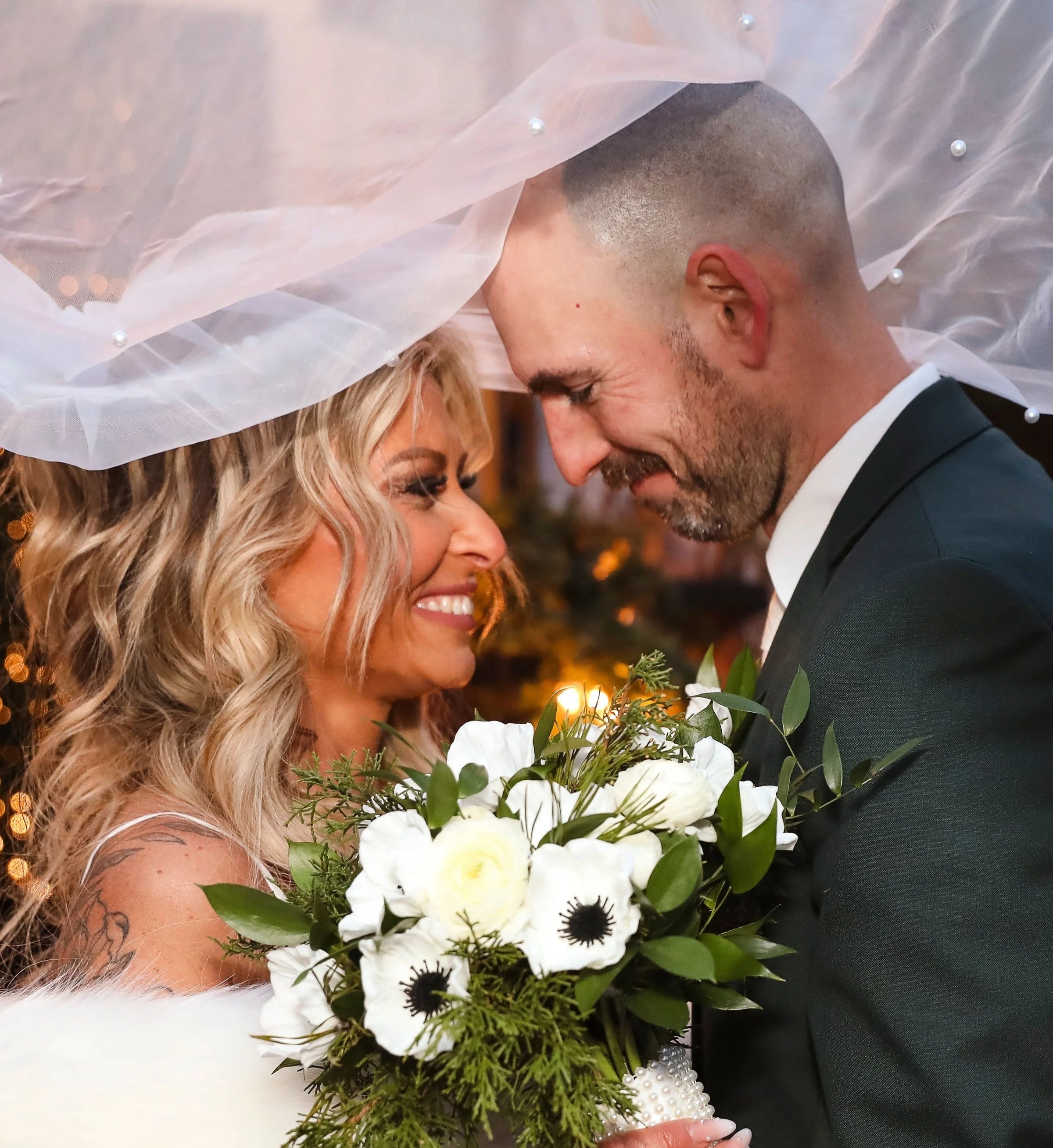 Meaghan &amp; Chris’ Romantic Winter Wedding Filled with Candlelight &amp; Snow ❄️🕯️