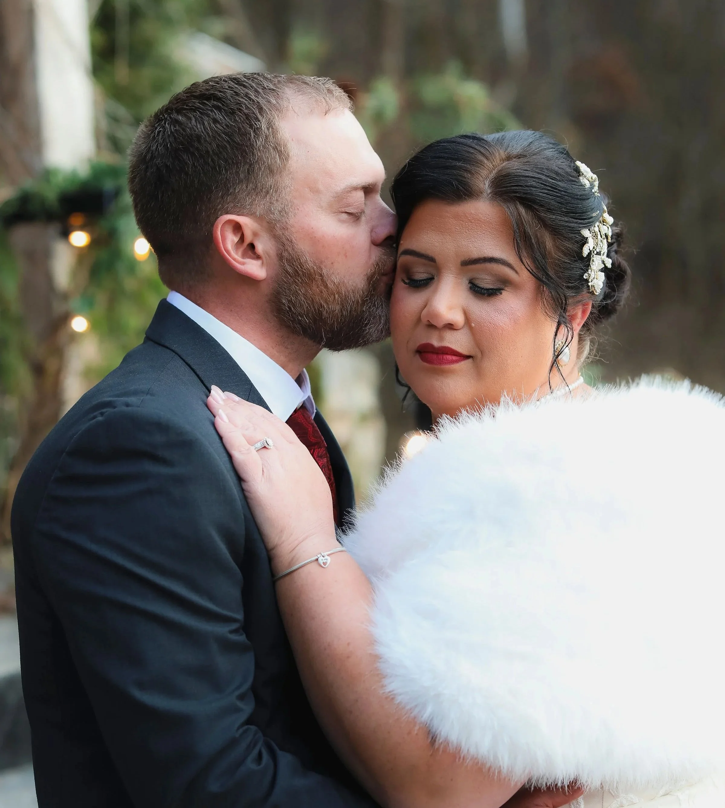 🎄 Anastasia &amp; Daniel | A Magical Christmas Wedding in Burgundy &amp; Emerald ✨