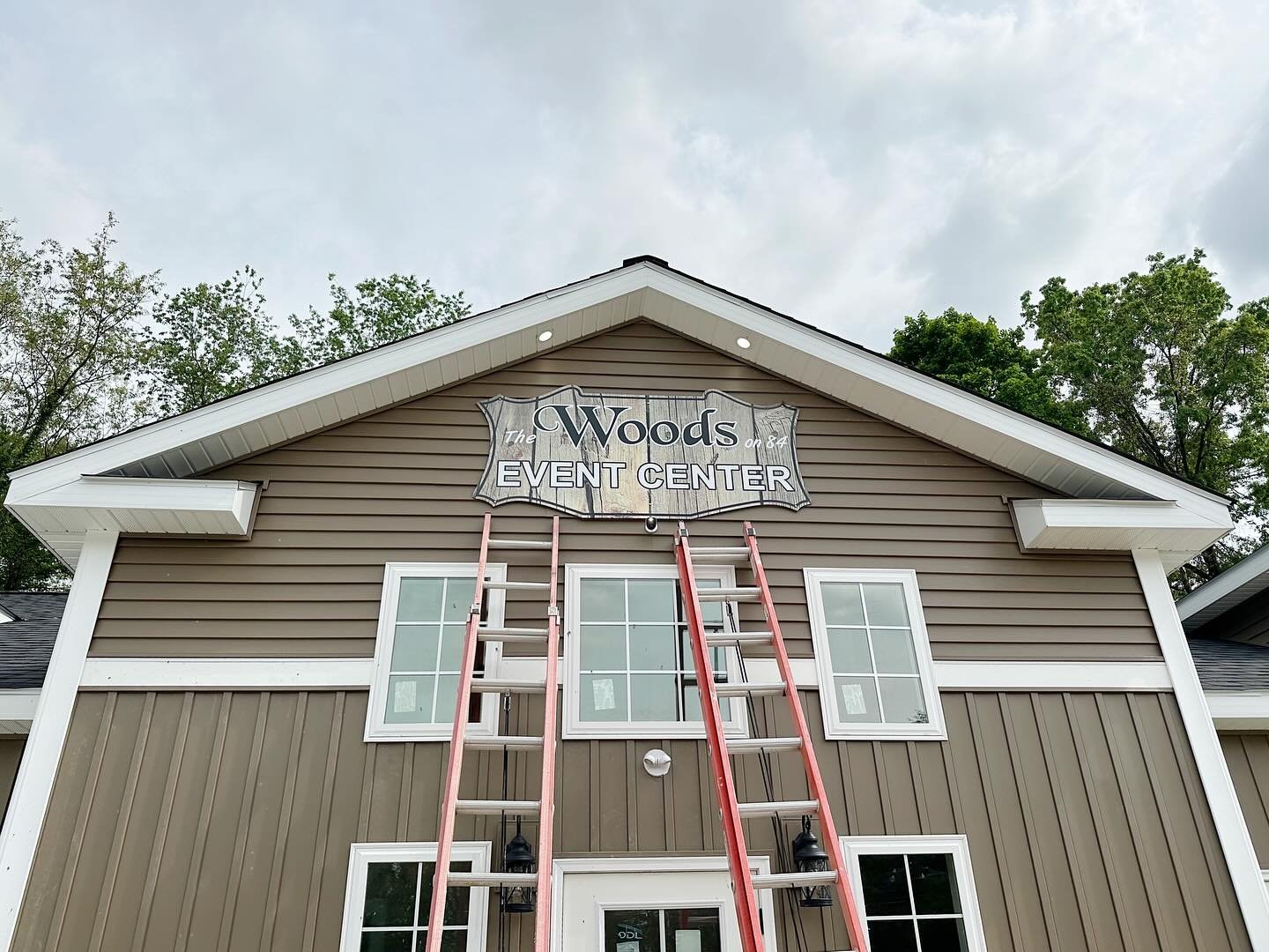 Working on some finishing touches before the grand opening at The Woods on 84! 

Stay posted for more videos and photos of this beautiful new event center in our neighborhood! 

If you&rsquo;re looking to build or renovate commercial or residential b