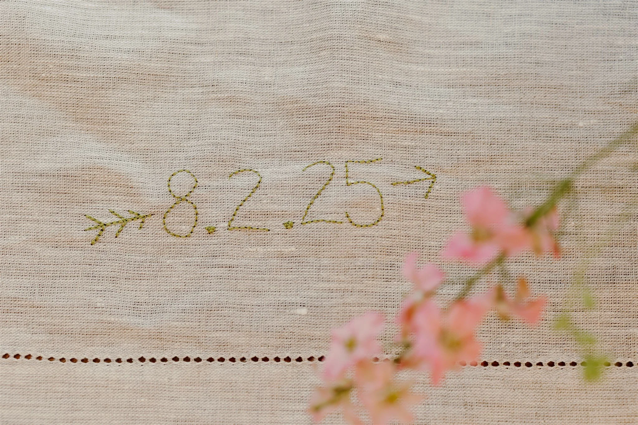 300_leda+andrew_weddingsneakpeek.jpg