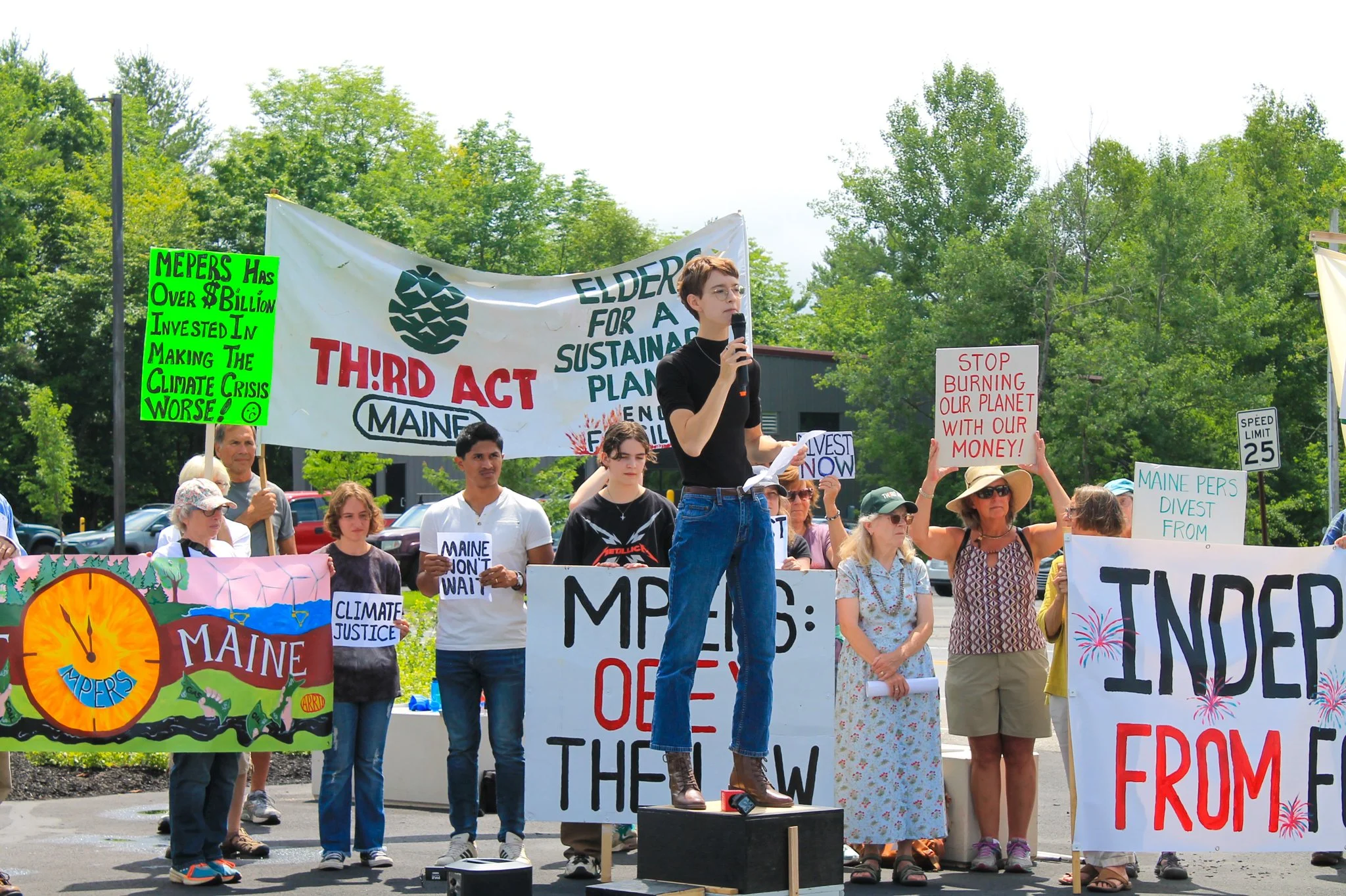 Climate activists call for MainePERS to divest from fossil fuel investments