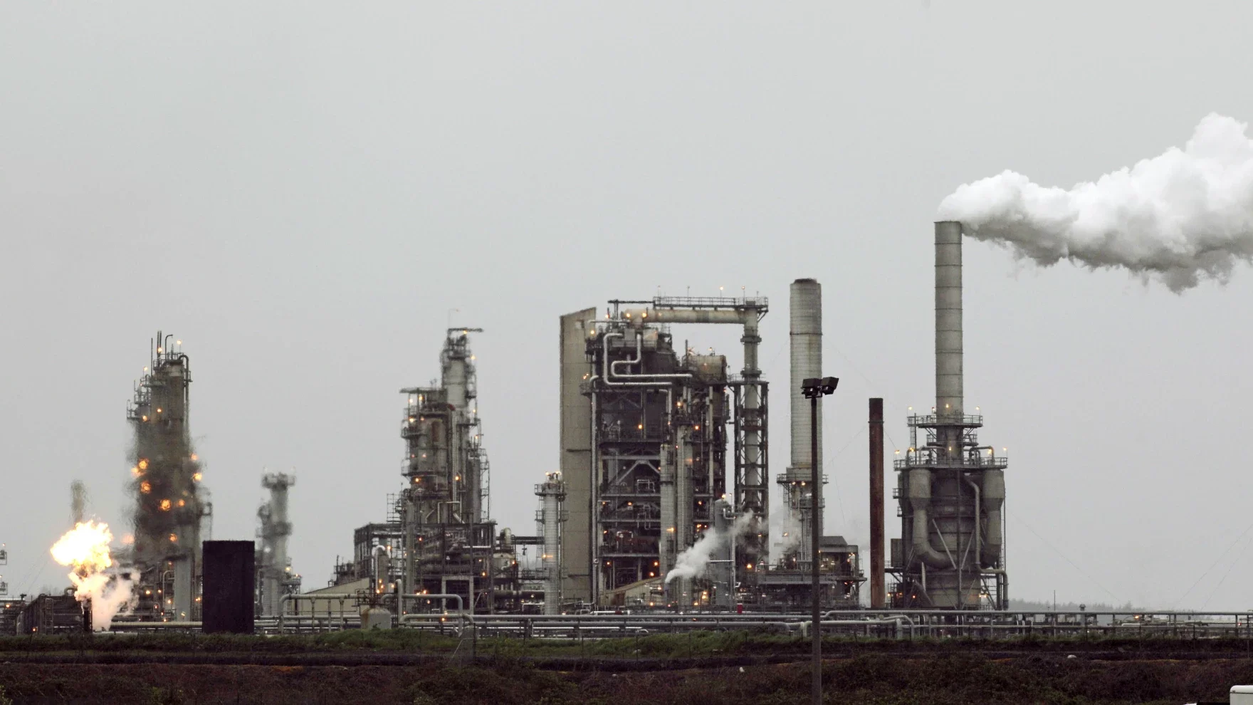 Mills Signs Bill To Divest State Investments From Fossil Fuels