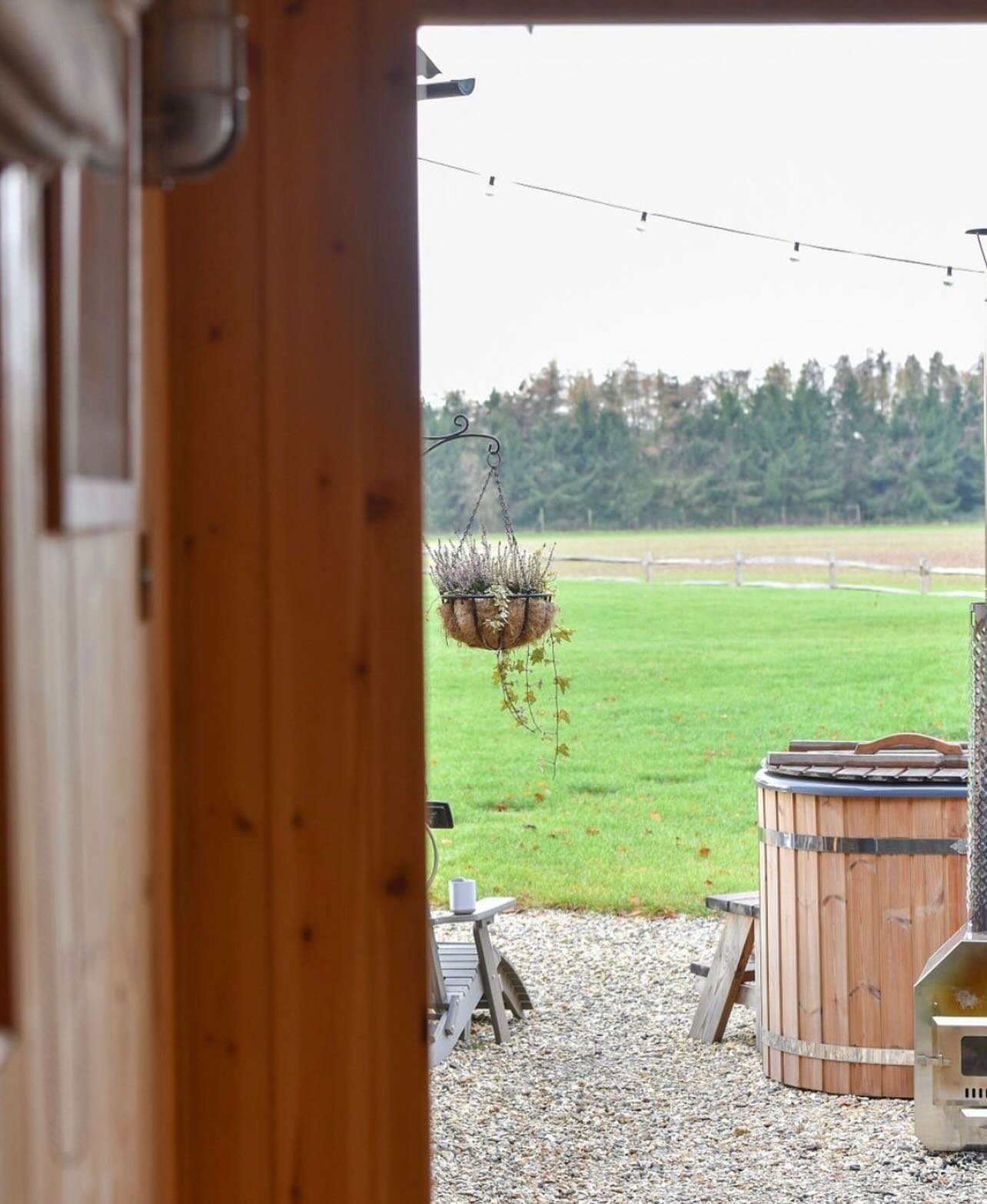 COMPETITION TIME! Have you stayed at the hut and have some great #hottubpics we could feature on our grid? Or maybe you have a stay booked? We are offering a complimentary mid-week stay this winter to the best picture tagged on Instagram! (Must be of