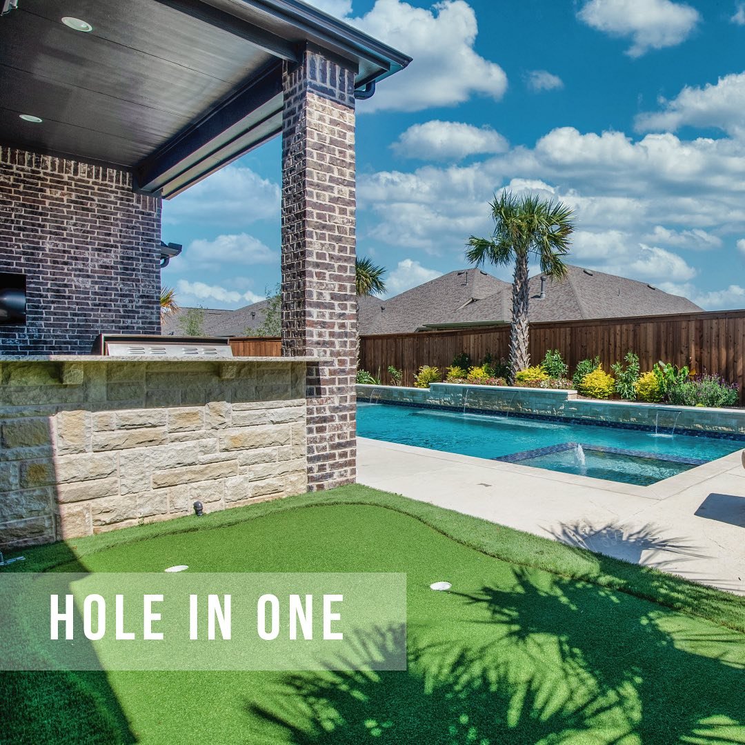 HOLE IN ONE ⛳️✨🏌🏼&zwj;♂️

Palm trees, crystal clear water, and a putting green? This must be paradise! Work on your putting stroke until you get hungry, then make your way over to the covered grill where you can comfortably cook for the entire part