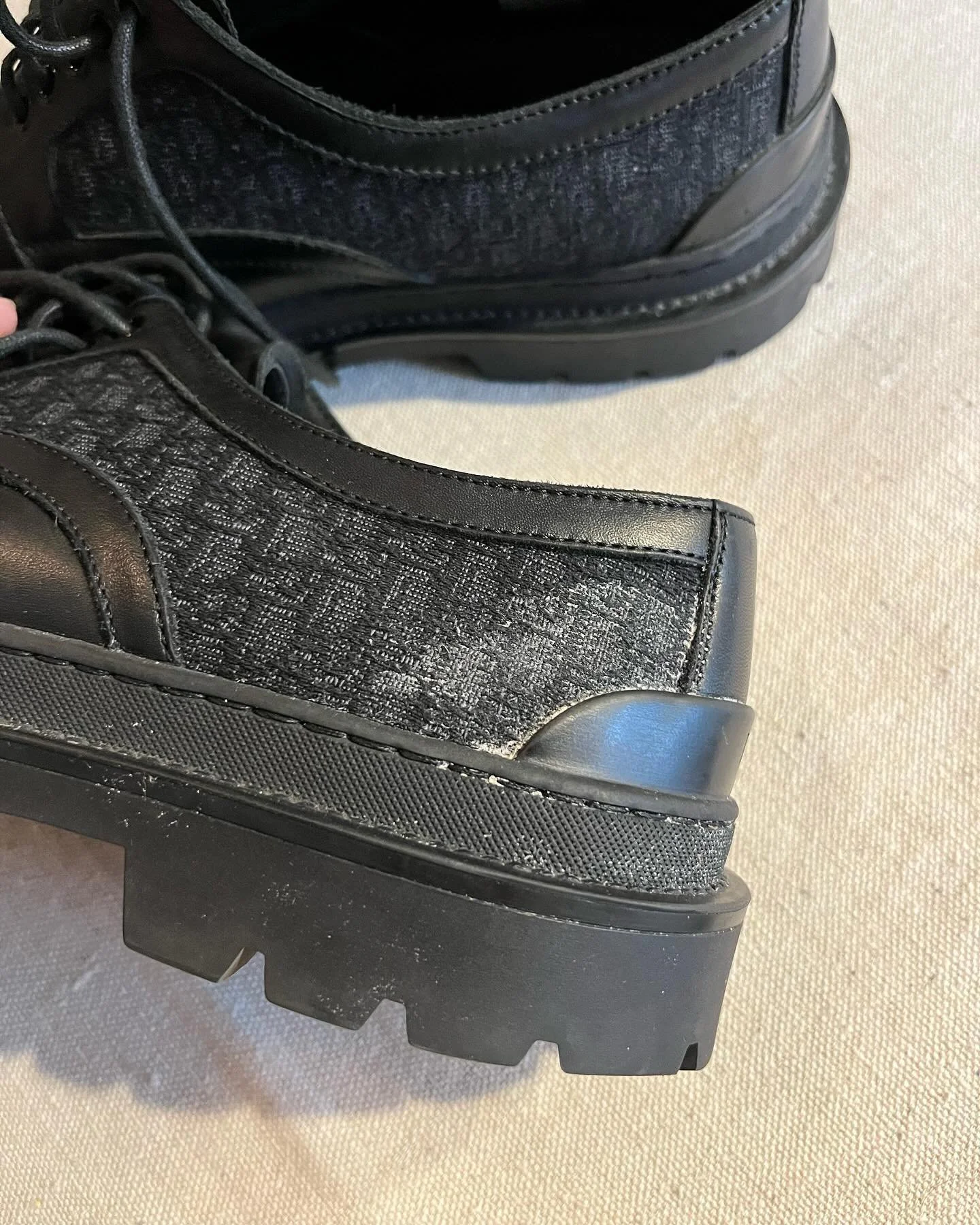 Cleaning and  restoring color @dior #DiorHomme