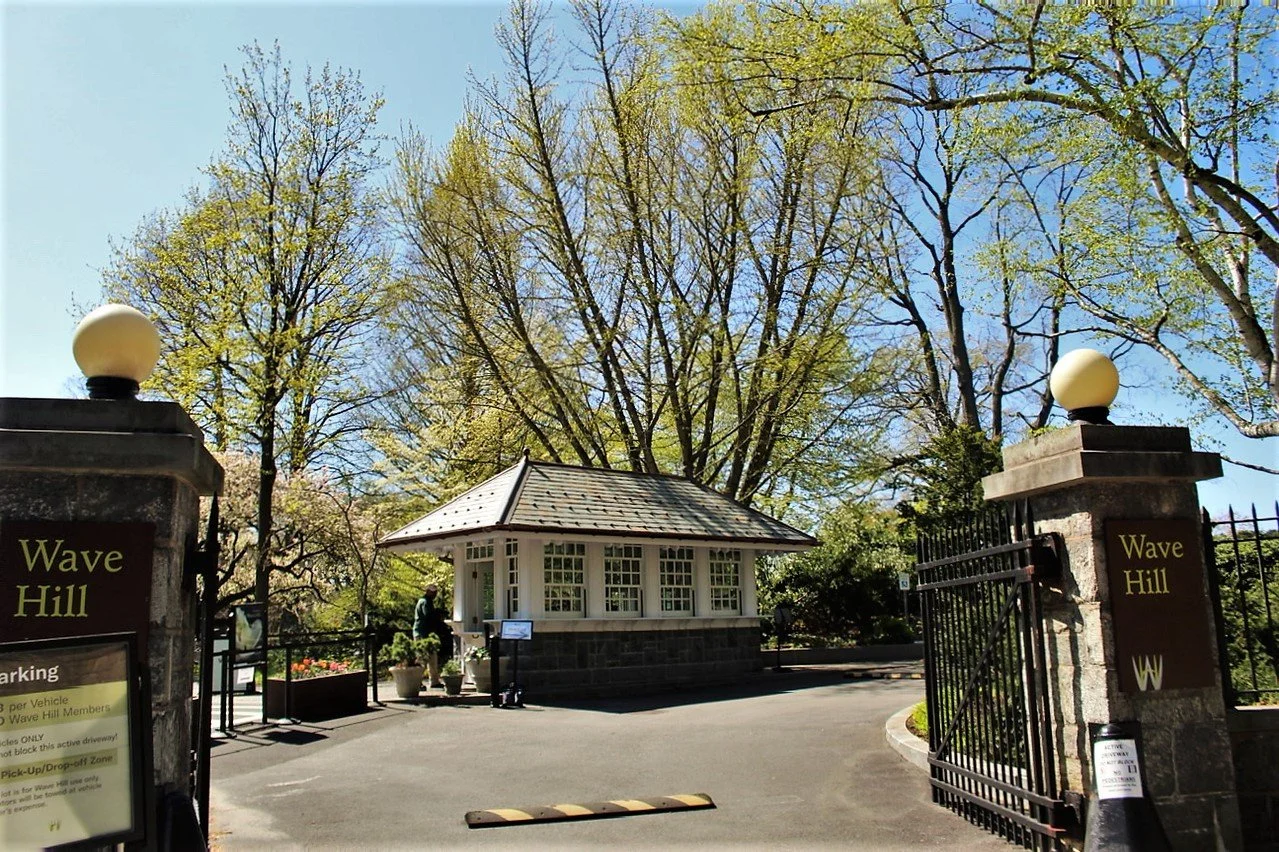 Wave Hill entrance