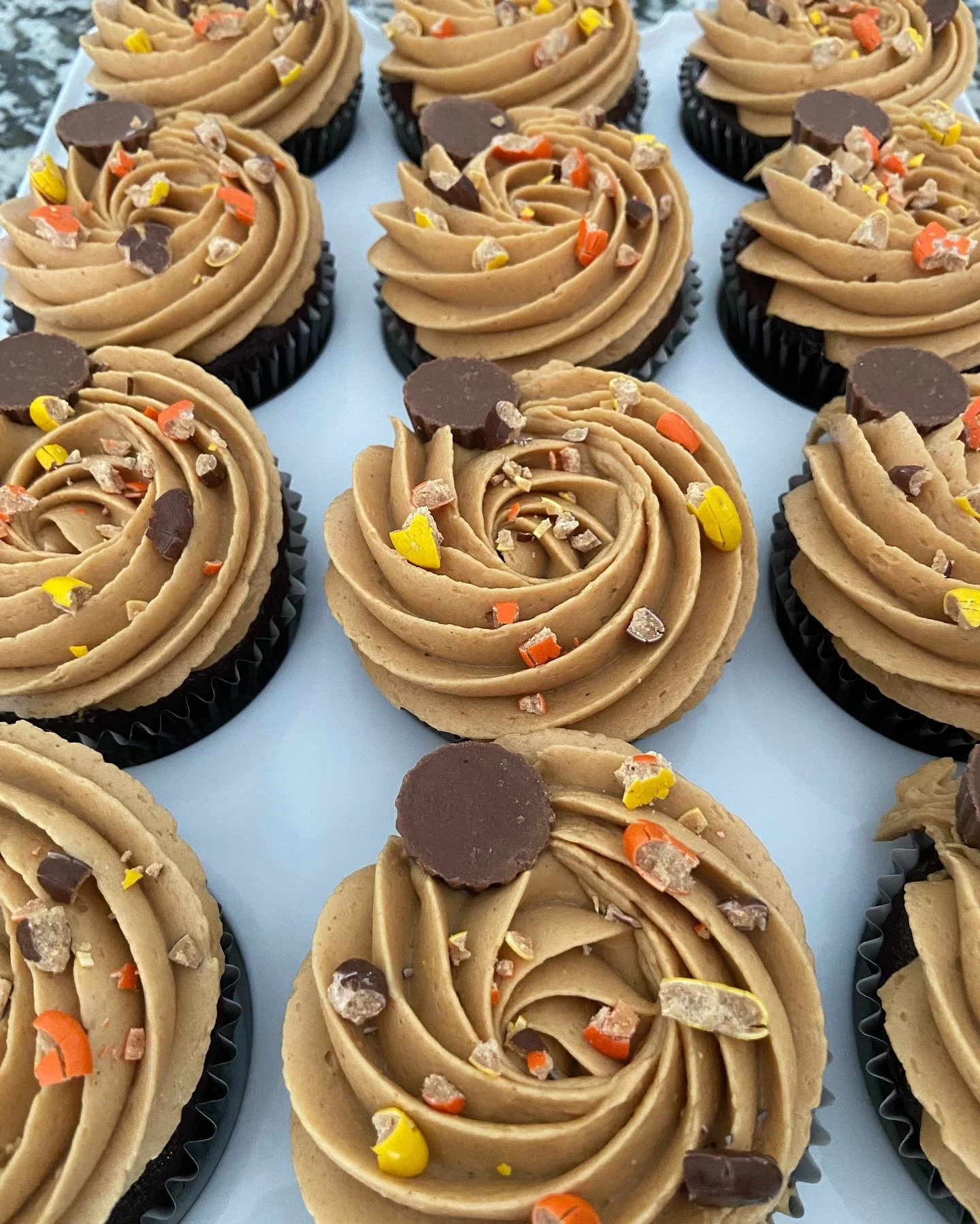 Peanut butter chocolate is always popular! 🥜🍫
#sweetgscupcakes #cupcakes #dessert #aurora #illinois #starbaker #fyp