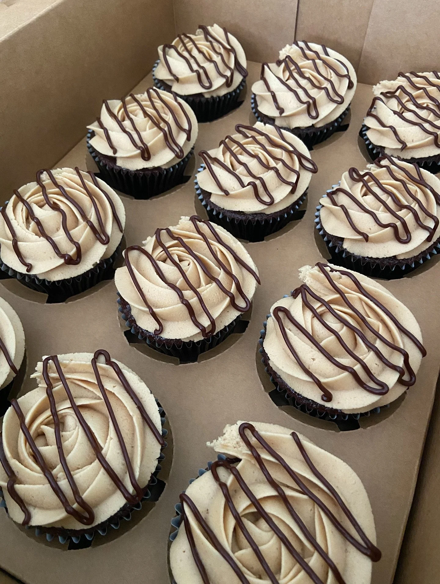 Peanut butter chocolate with a chocolate ganache drizzle 🥜🍫 
#sweetgscupcakes #cupcakes #dessert #aurora #illinois #starbaker #fyp