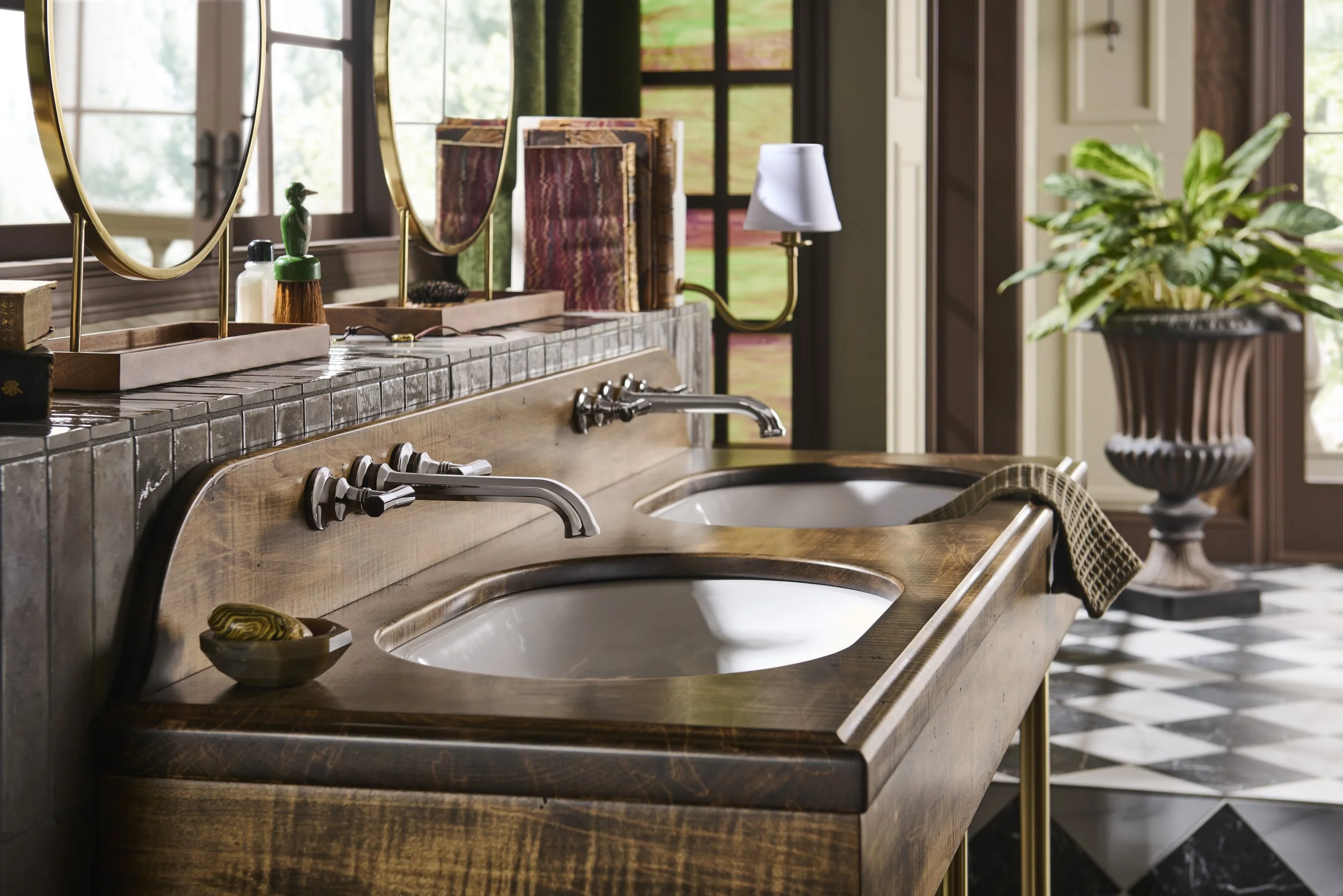 Formal Foyer_Beauclere_Mid_Vanity_TCrossHandle.jpg