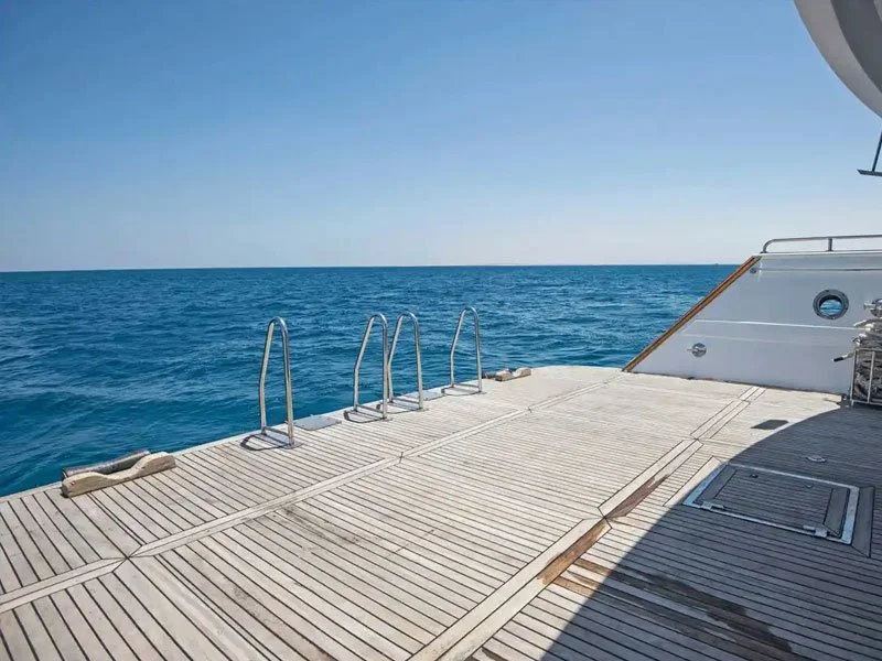 liveaboard-dive-trips.jpg