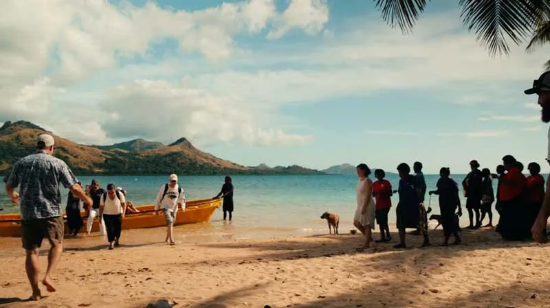Fiji Beaches, group of divers arriving on the dive trip