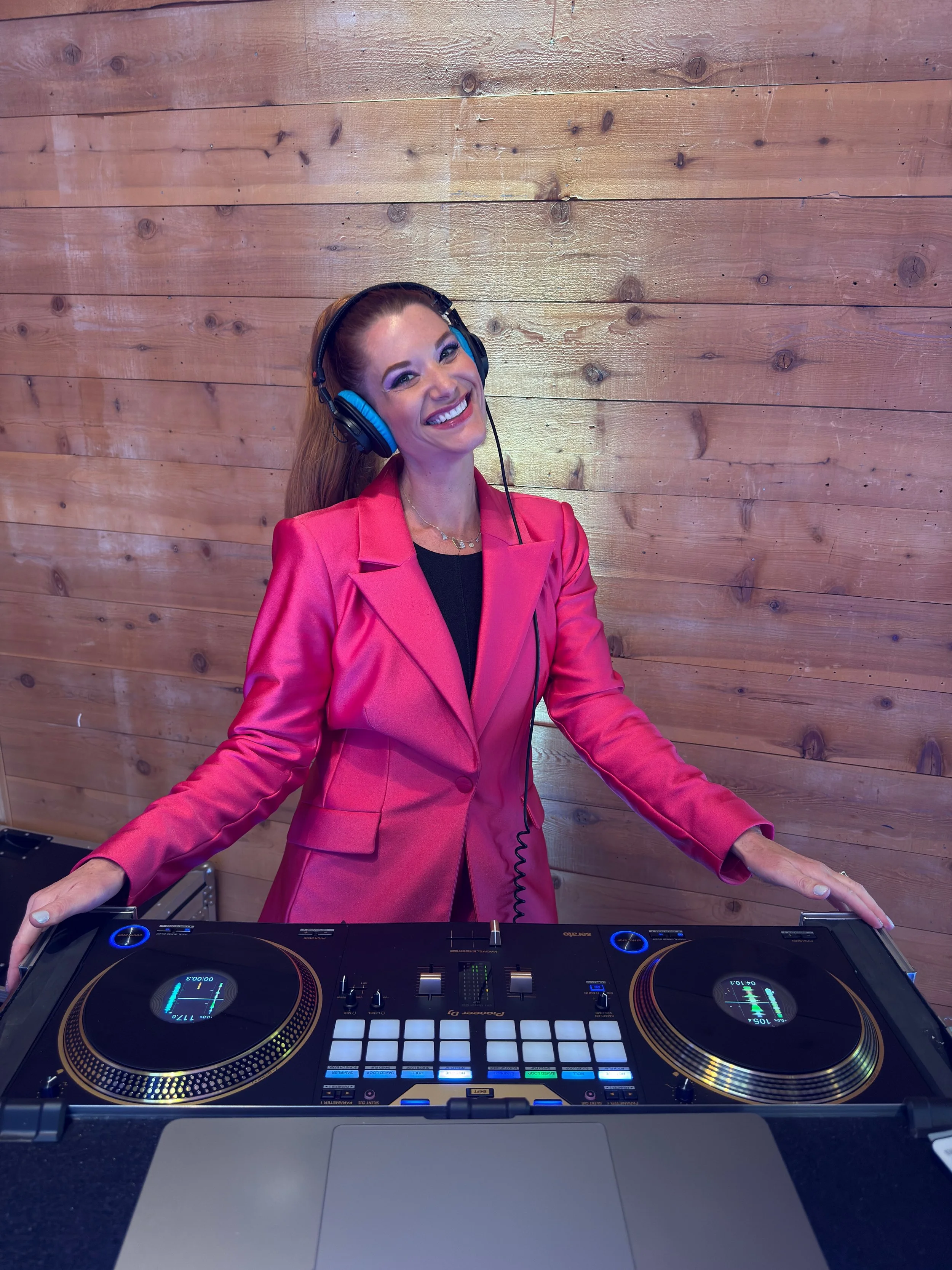 Gold Country Entertainment Signature DJ5.jpg