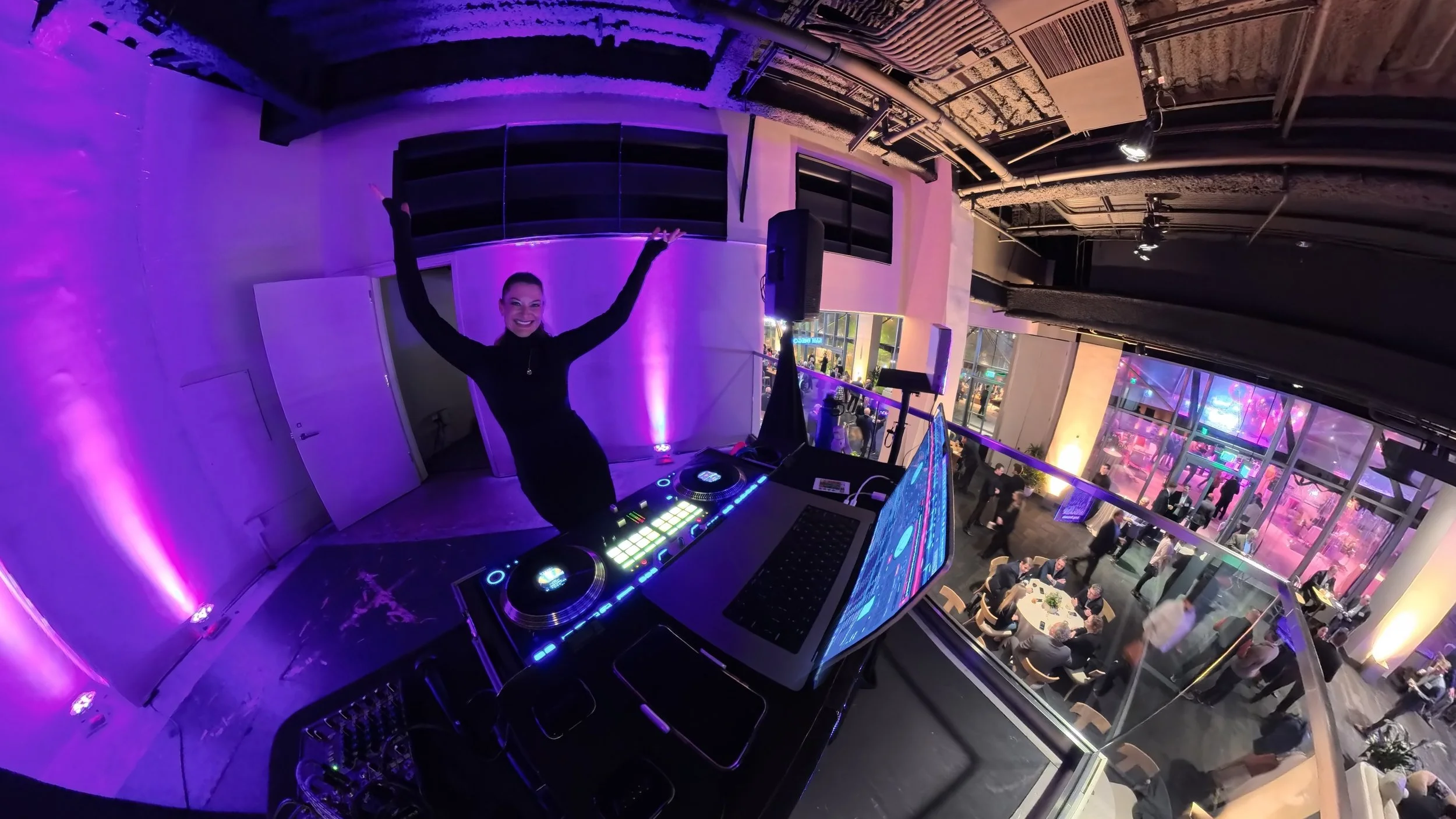 Gold Country Entertainment Signature DJ6.JPG