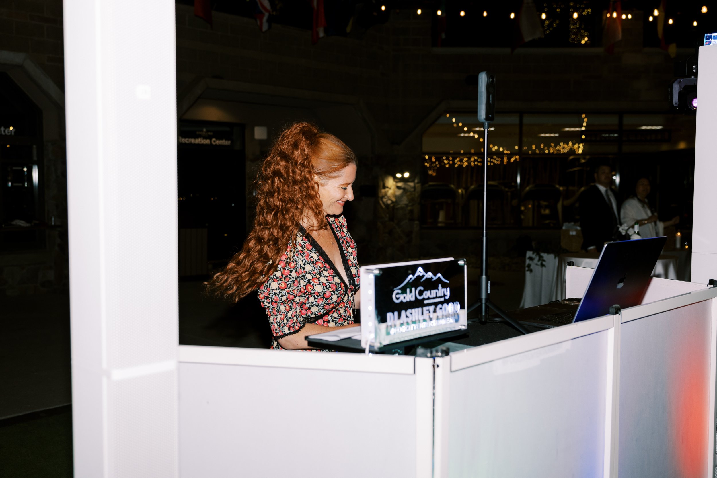 Gold Country Entertainment Signature DJ10.jpg