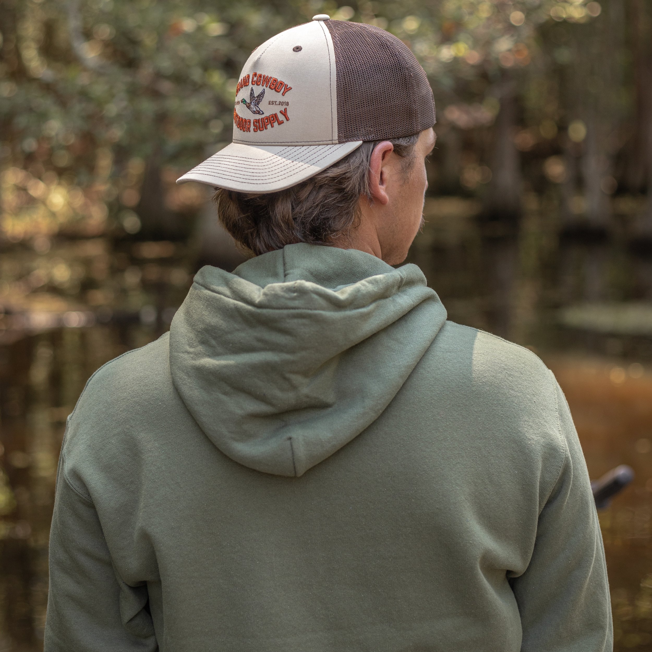 Fall is coming, and your uniform strategy needs to shift with it. Move seamlessly from late-summer heatwaves into cool autumn mornings with&nbsp;comfortable, versatile hoodies built for easy layering and everyday wear.&nbsp;Don't let your brand look 