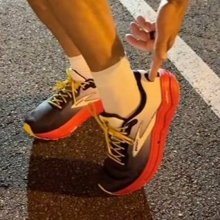 Brooks Running x runDisney