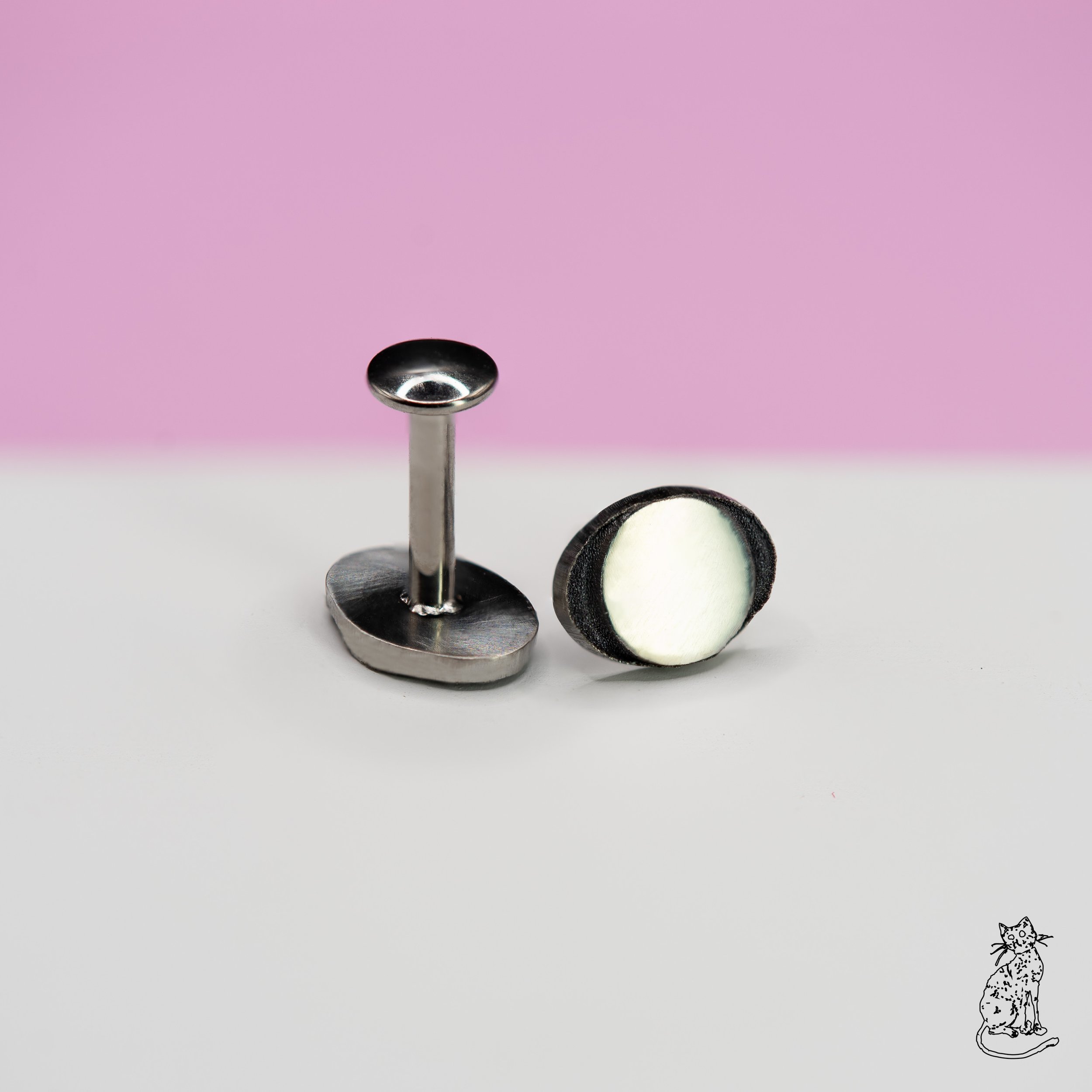 orb black acents upside down post on_.jpg