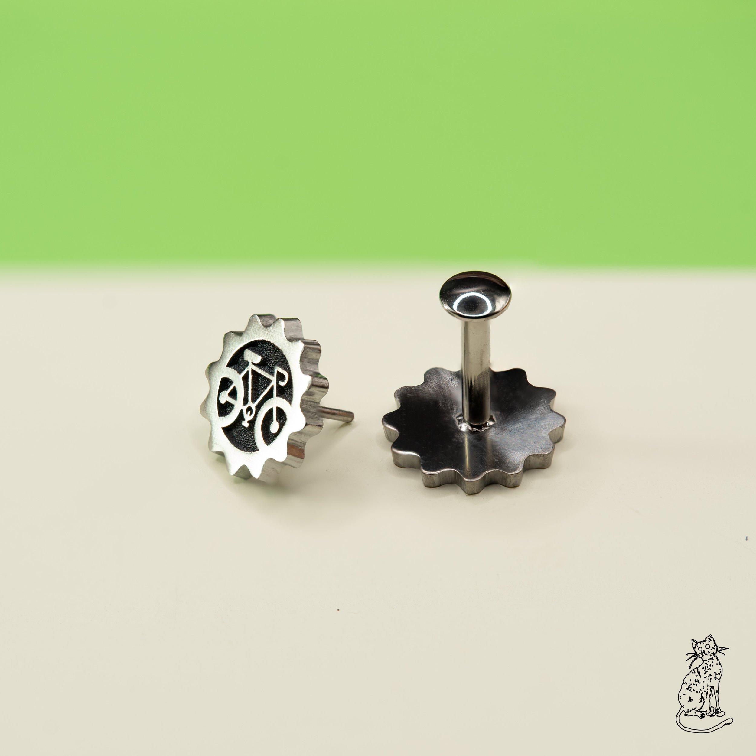 bike on cog upside down post on_.jpg