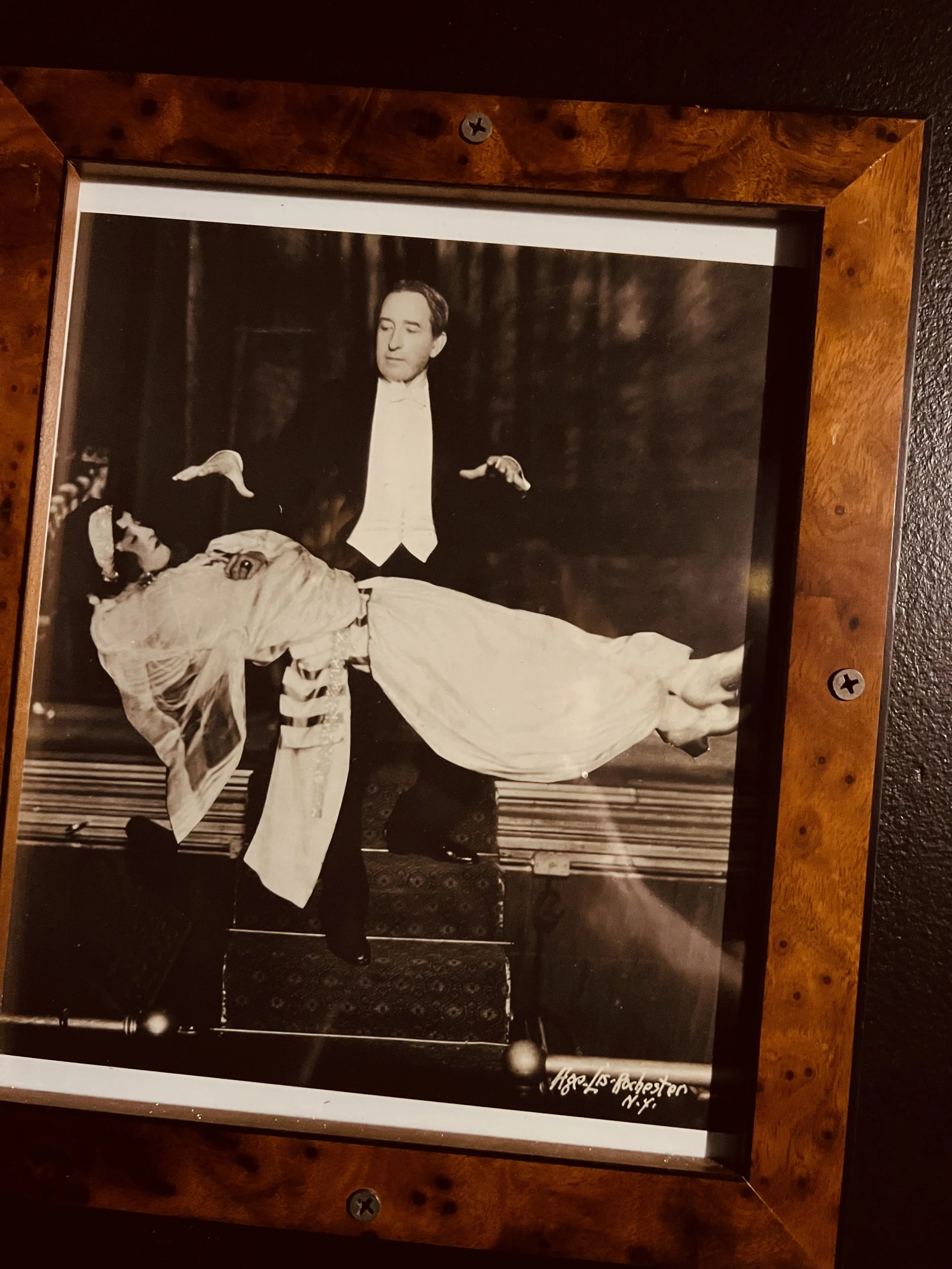 Howard Thurston levitation image within the escape room set tells the story