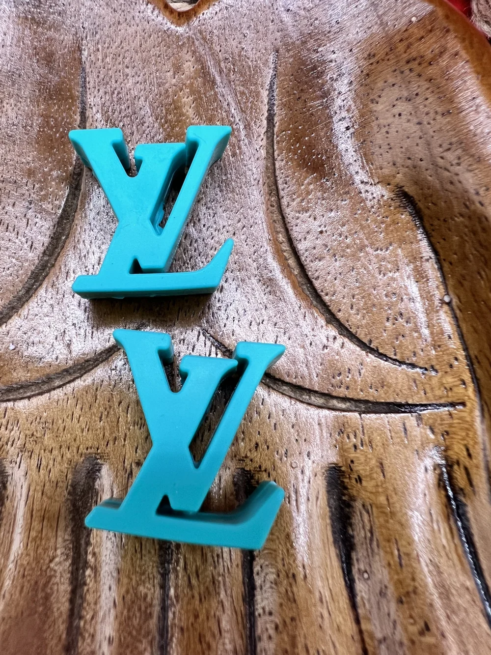 Silicone LV Fashion Bead (2 beads pack) — The Tumbleristas