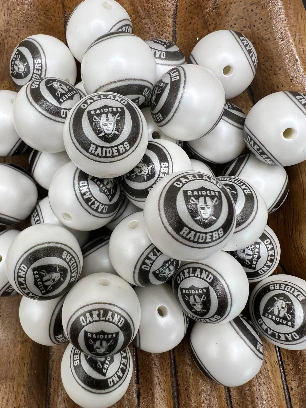 20mm Exclusive Raiders Bubblegum Bead — The Tumbleristas
