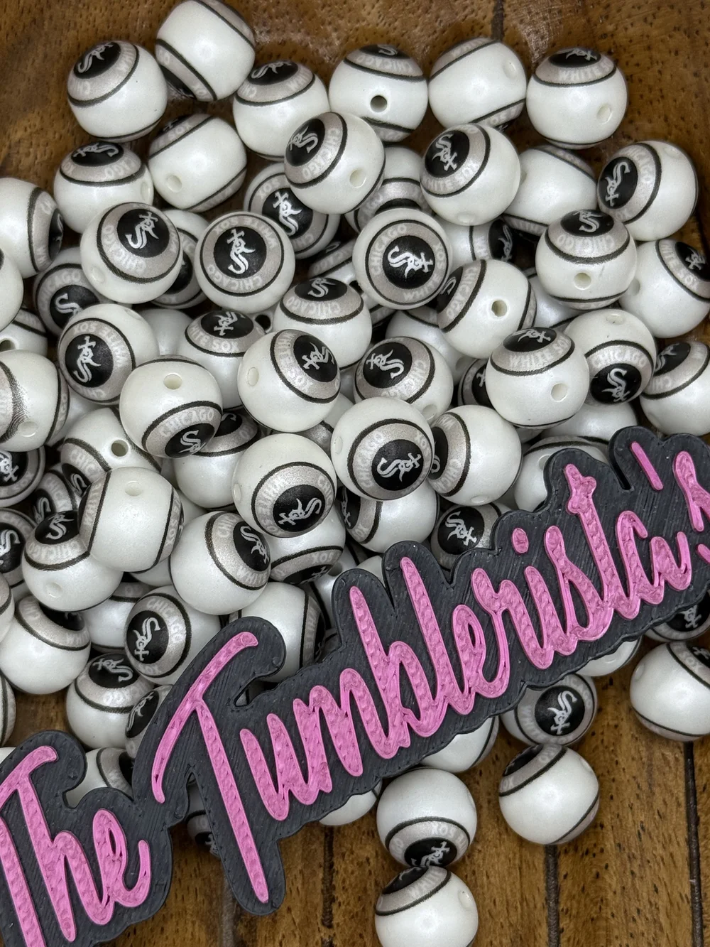 12mm Exclusive White Sox Baseball Bubblegum bead (20 beads per
