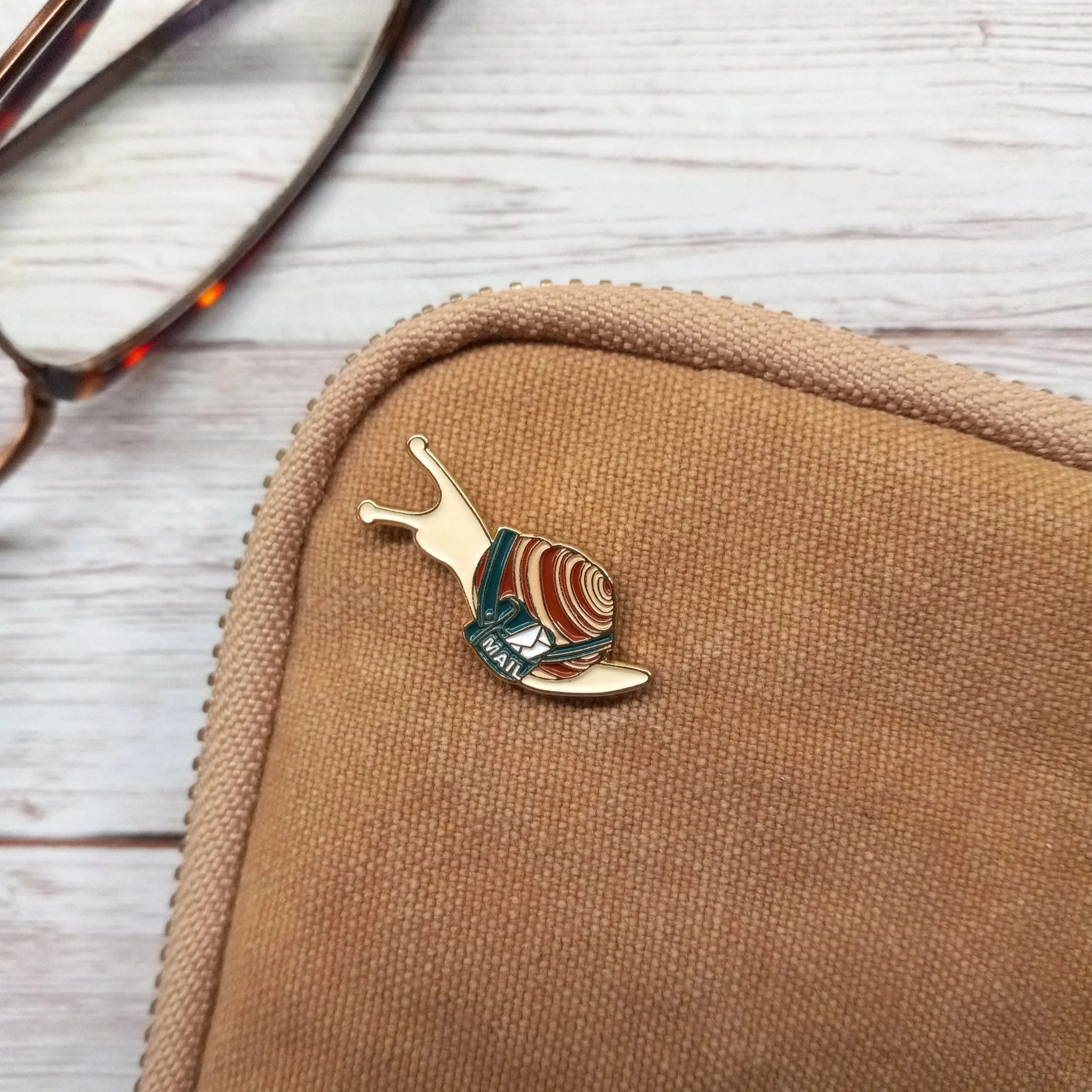 ILOOTPAPERIE - Enamel Pin - Snail Mail Love