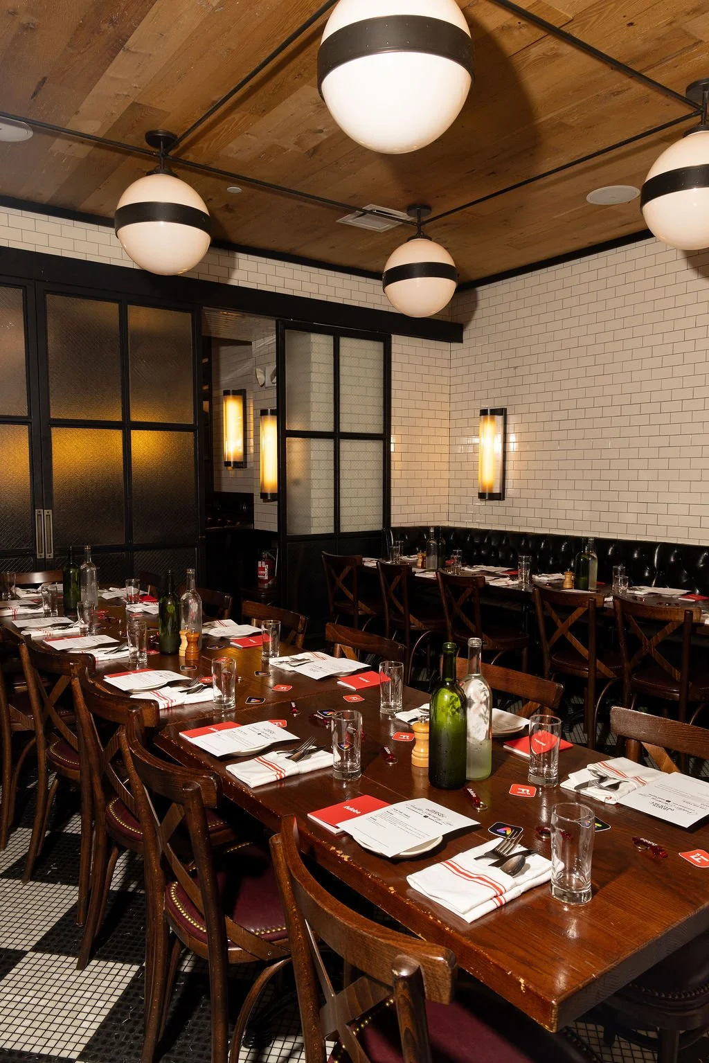 Tables set for a Hosts of Influence gathering