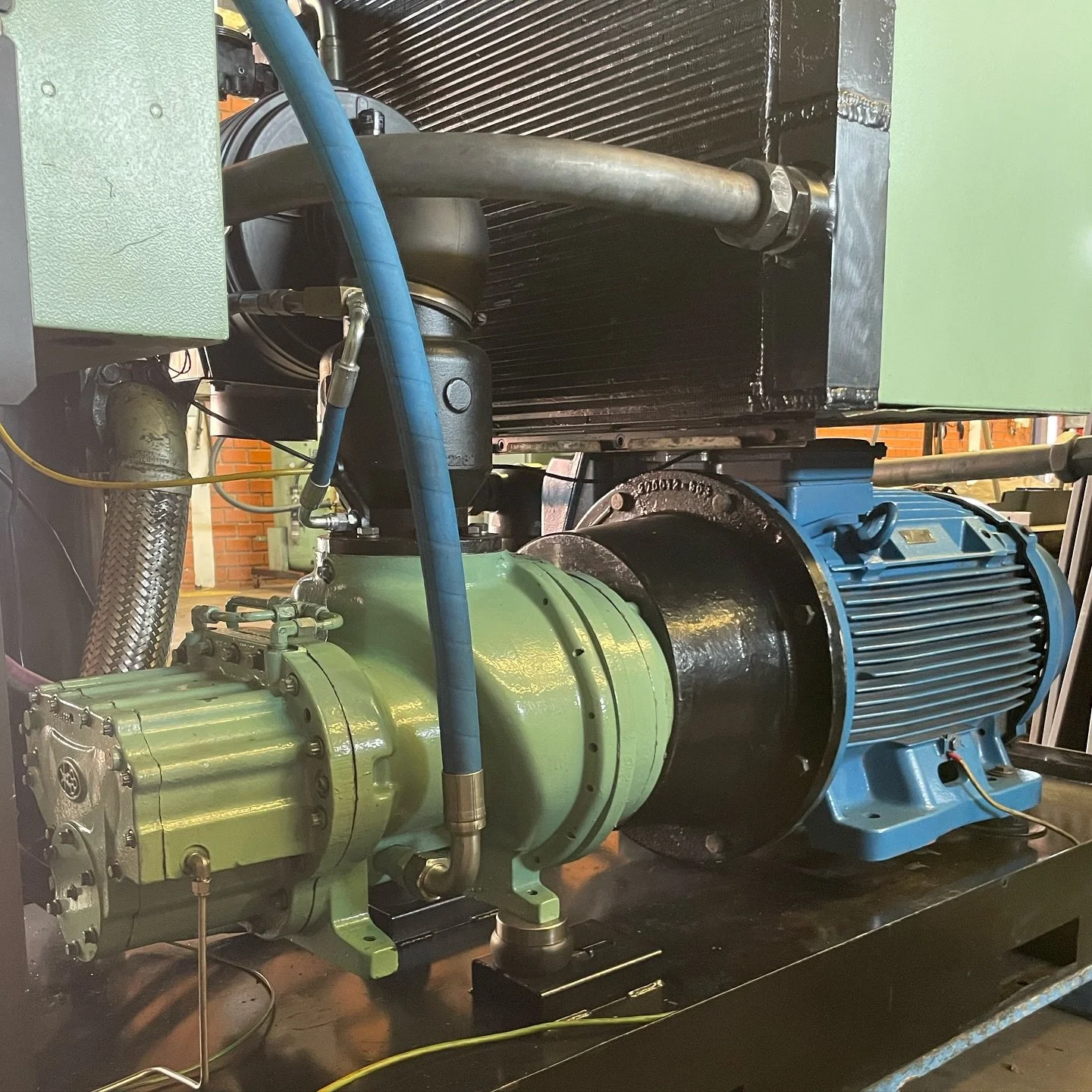 Quer economizar tempo e dinheiro na manuten&ccedil;&atilde;o dos seus compressores de ar? A Tecnoair &eacute; a resposta que voc&ecirc; procura! 

Nossos compressores reformados oferecem uma alternativa econ&ocirc;mica e sustent&aacute;vel para subst