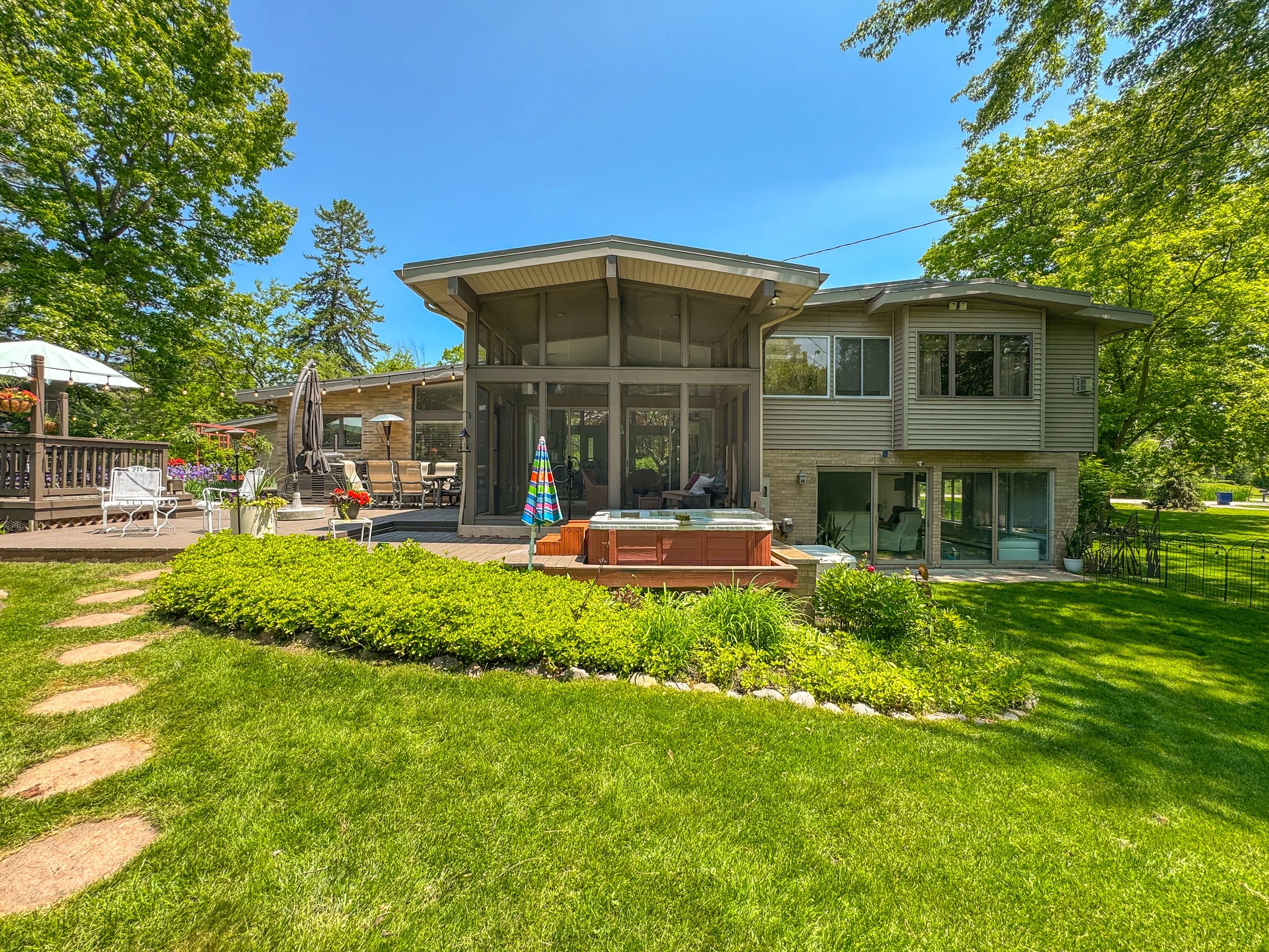 30239-Hickory-Ln-Franklin-mi-united-states_21.jpg