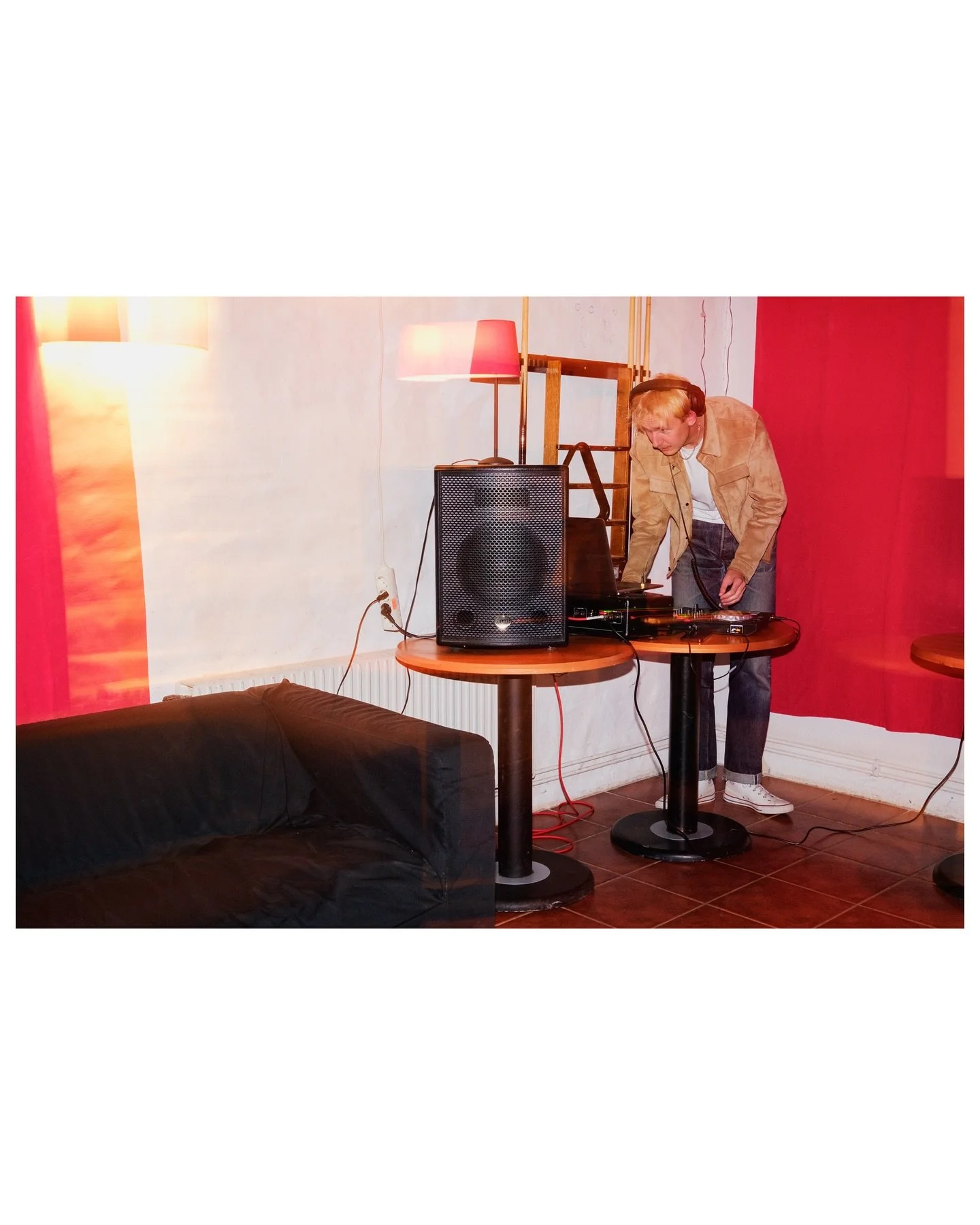 Oktoberfest: En fest i oktober.
.
.
#fujifeed 
#fujiframez 
#fujifilmglobal 
#fujifilmnordic 
#everydayeverywhere 
#thisaintartschool