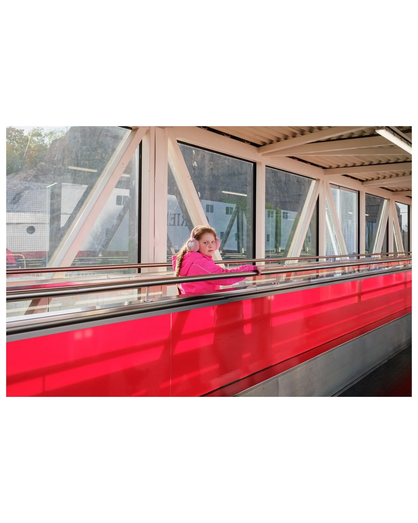 Faces of Helsinki.
.
.
#fujifilmnordic 
#fujifilmglobal 
#fujifeed 
#fujiframez 
#everydayeverywhere 
#thisaintartschool 
#fromstreetswithlove
