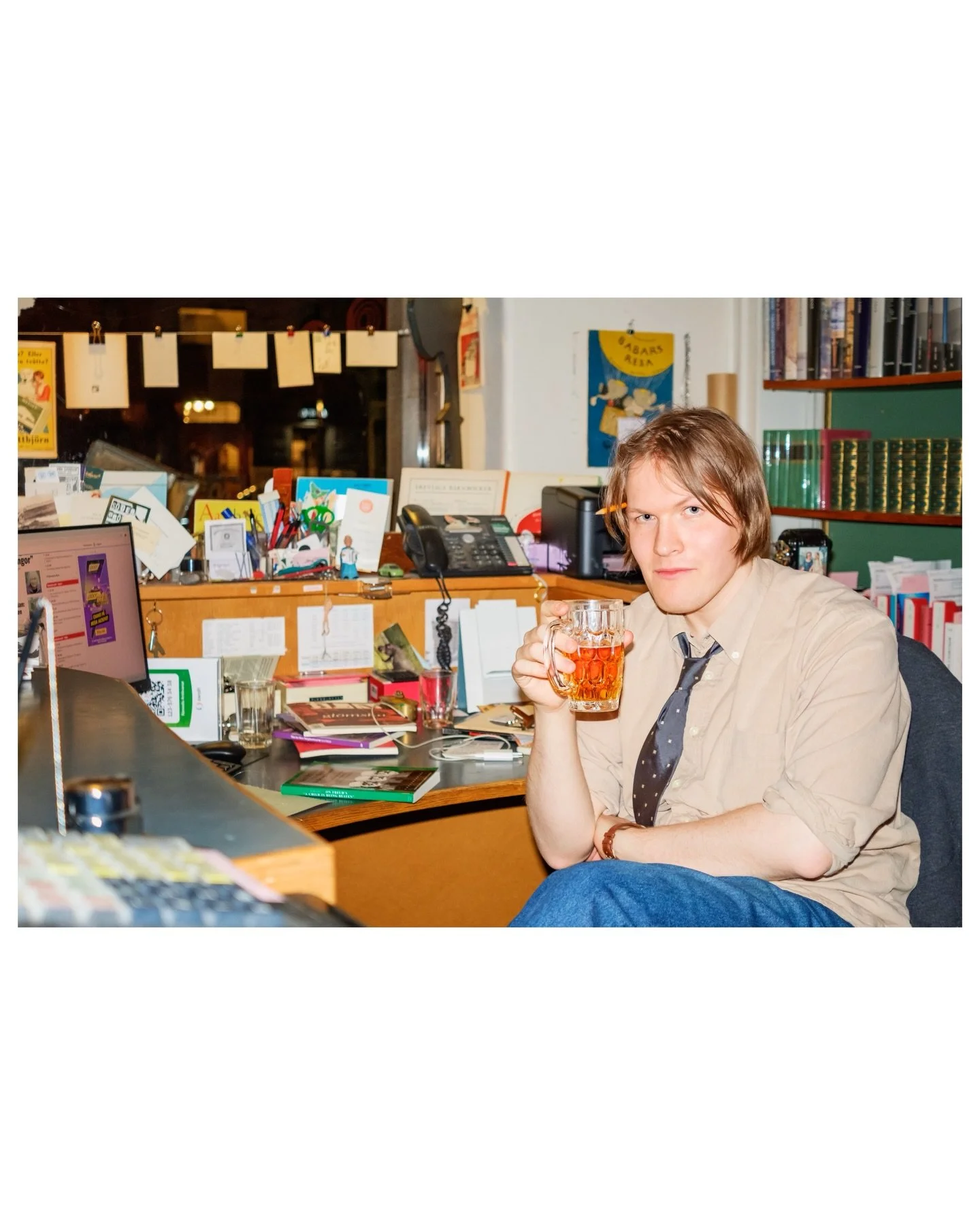 After work, during work, dr&ouml;mmig arbetsmilj&ouml;!
.
.
#fujifilmnordic 
#fujifilmglobal 
#fujifeed 
#everydayeverywhere 
#thisaintartschool 
#thinkverylittle