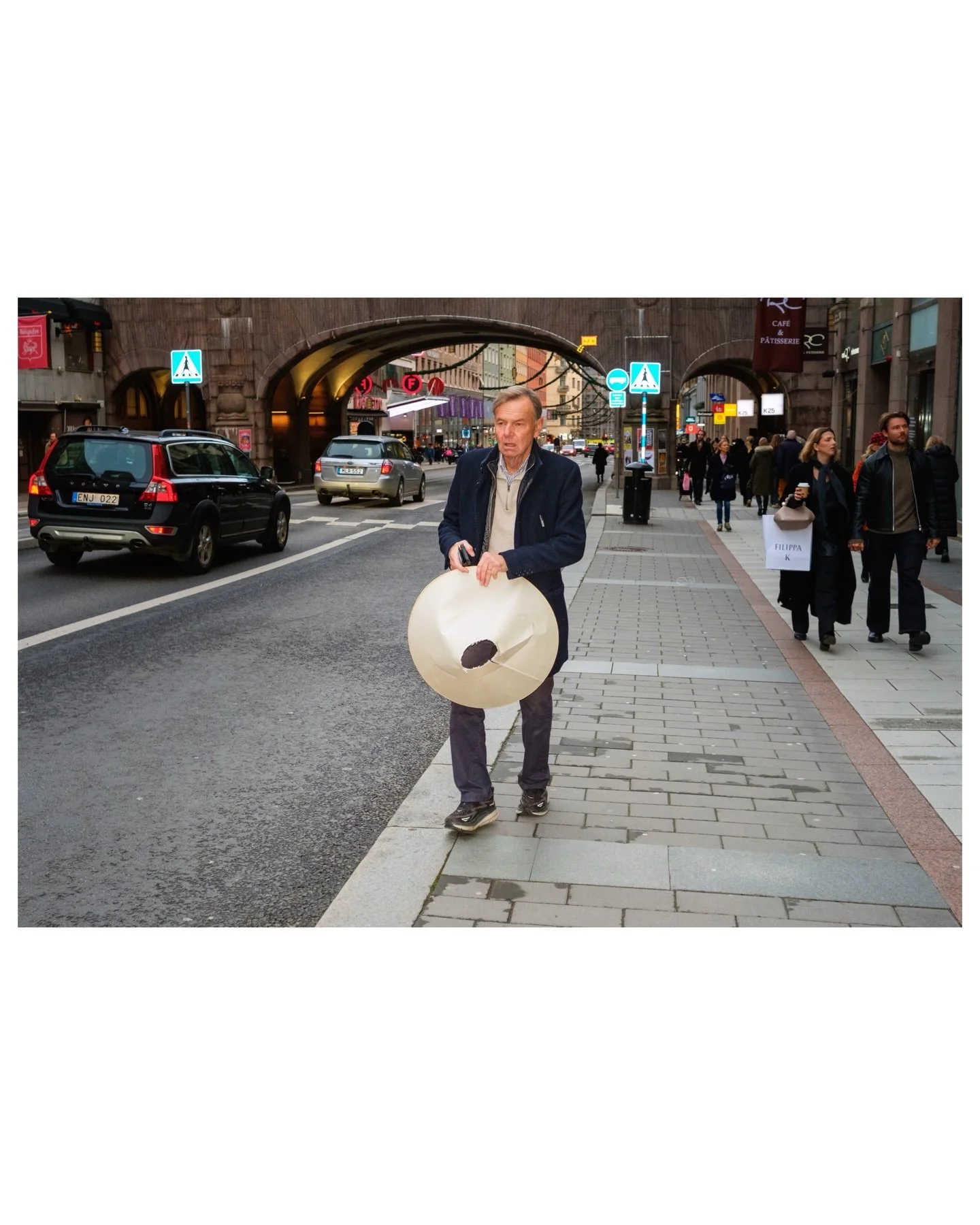 Ur vardagen.
.
.
#fujifilmnordic 
#fujifilmglobal 
#woofermagazine 
#outofservicemag 
#thinkverylittle