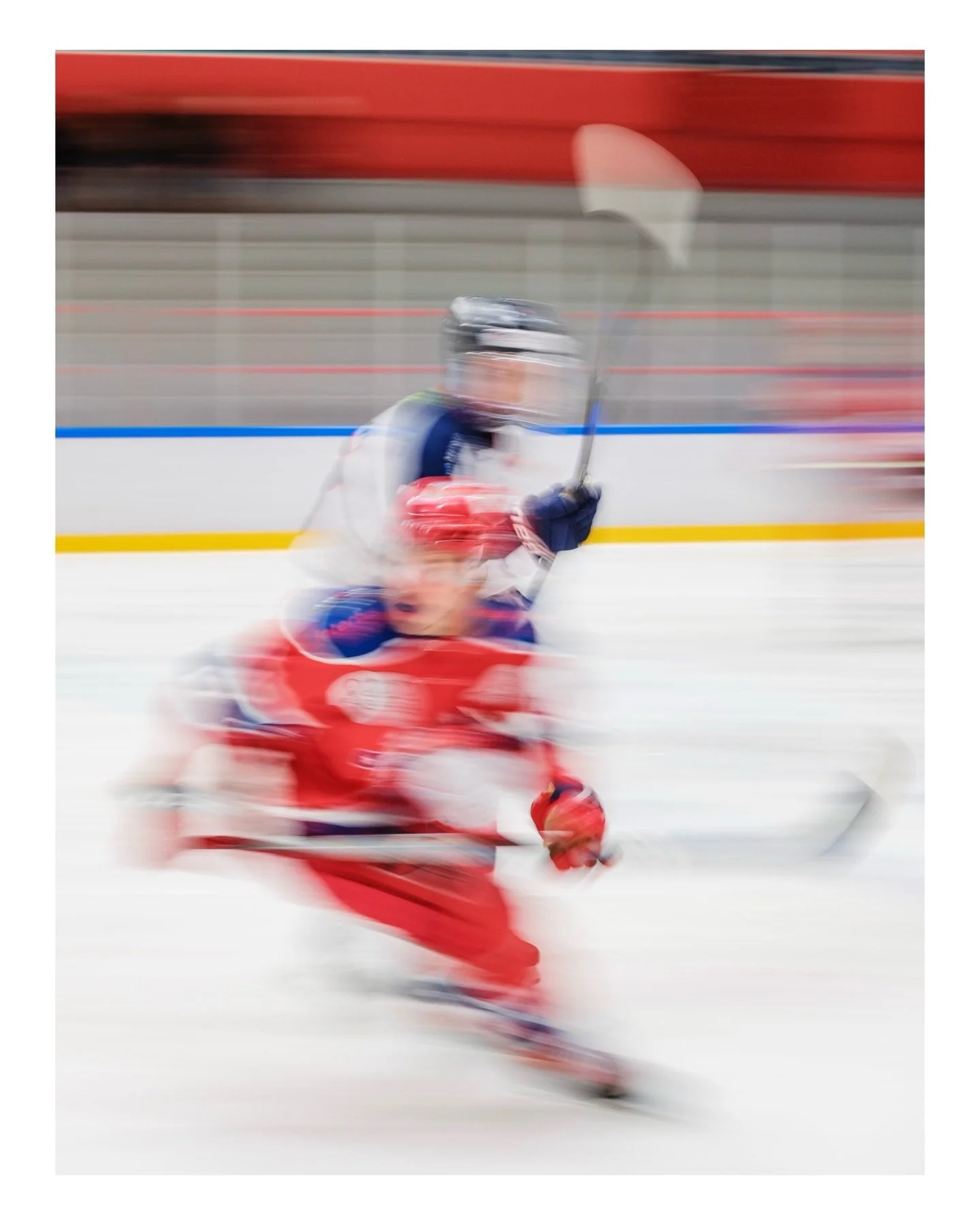 @huddingehockey vs @halmstadhammers i Bj&ouml;rk&auml;ngshallen.
.
.
#fujifilmglobal 
#fujifilmnordic 
#fujifeed 
#bildjournalistik 
#photojournalism