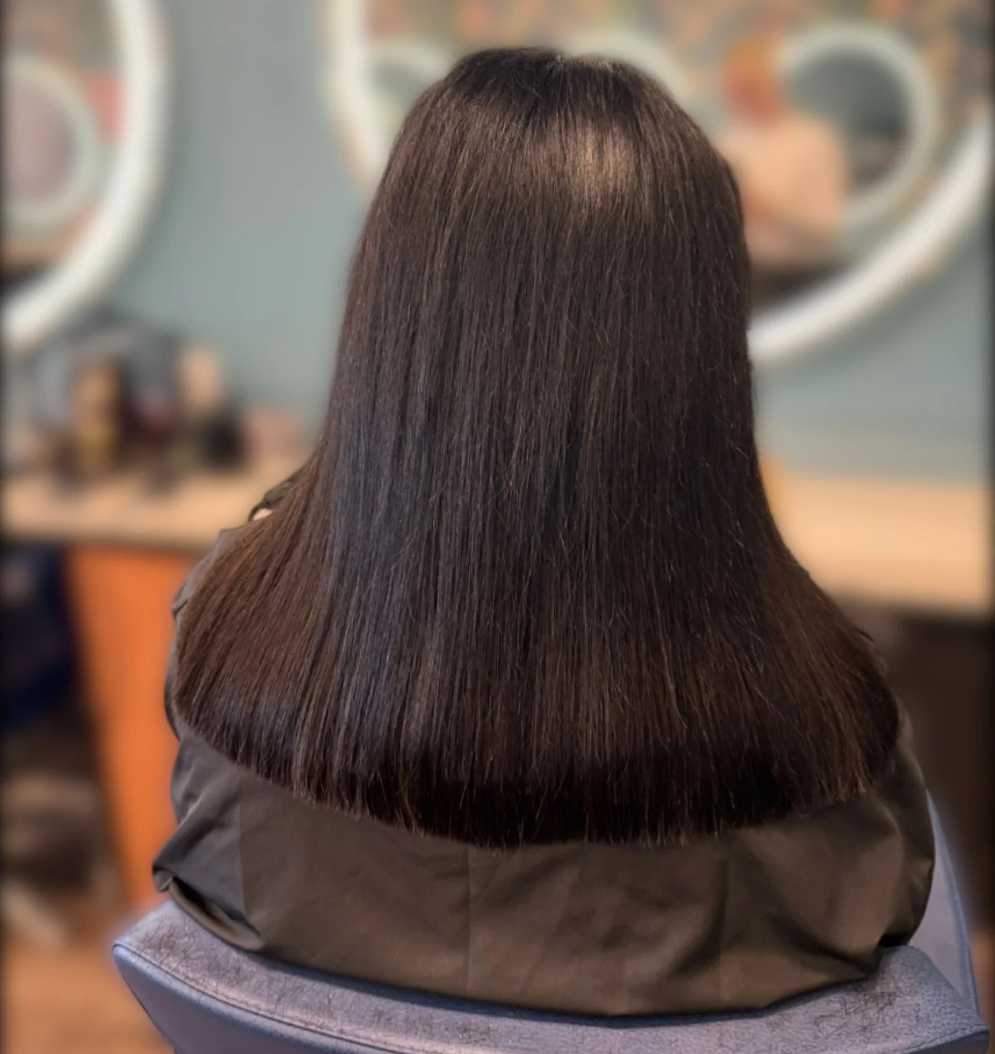 ✨ Let’s talk hair extensions✨
Whether you’re looking to add length, thickness, or both – we’ve got you covered.
Check out this gorgeous transformation by our talented stylist, Ellie! 💇‍♀️💖
📅 Book a consultation with