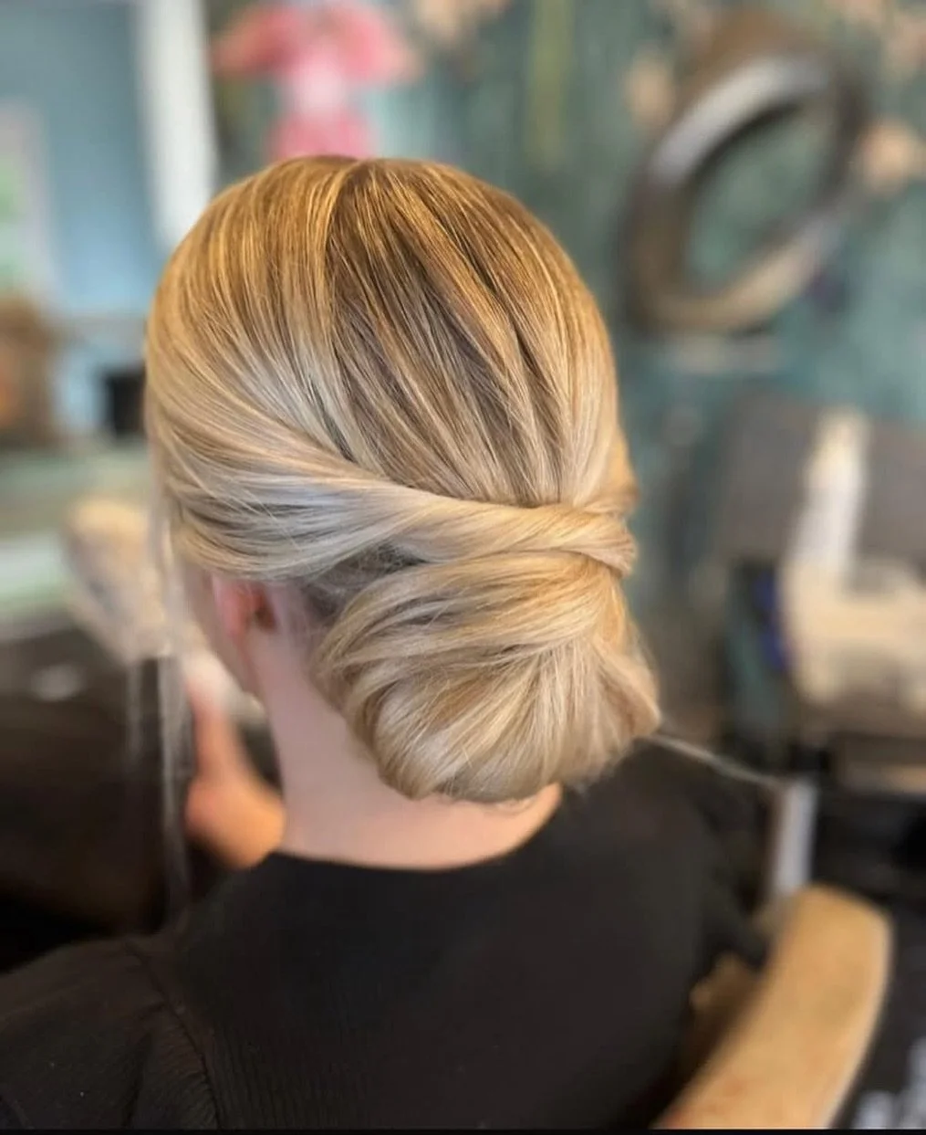 ✨ Get Ready to Shine This Festive Season ⭐️
The festive season is only 9 weeks away and you know what that means—it’s time to dazzle at all those festive gatherings! 🎉 Whether you’re planning a family get-together or a glamorous n