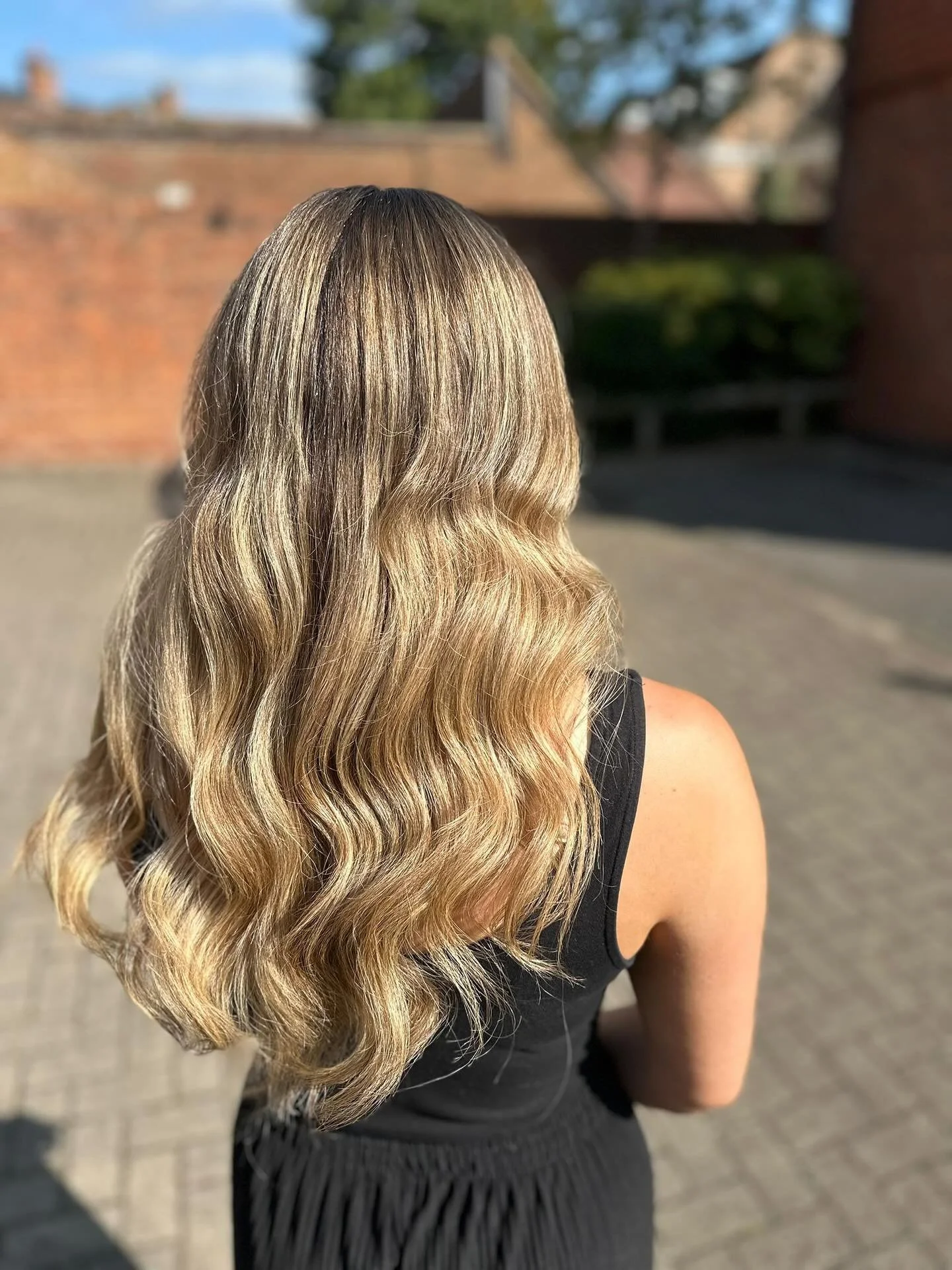 🎀The beauty of a perfect blend🎀
Balayage by our Creative Technician Becca. Using @lorealpro like always💖
#hairsalonmarlow #haringtonsmarlow #marlowhair #balayage